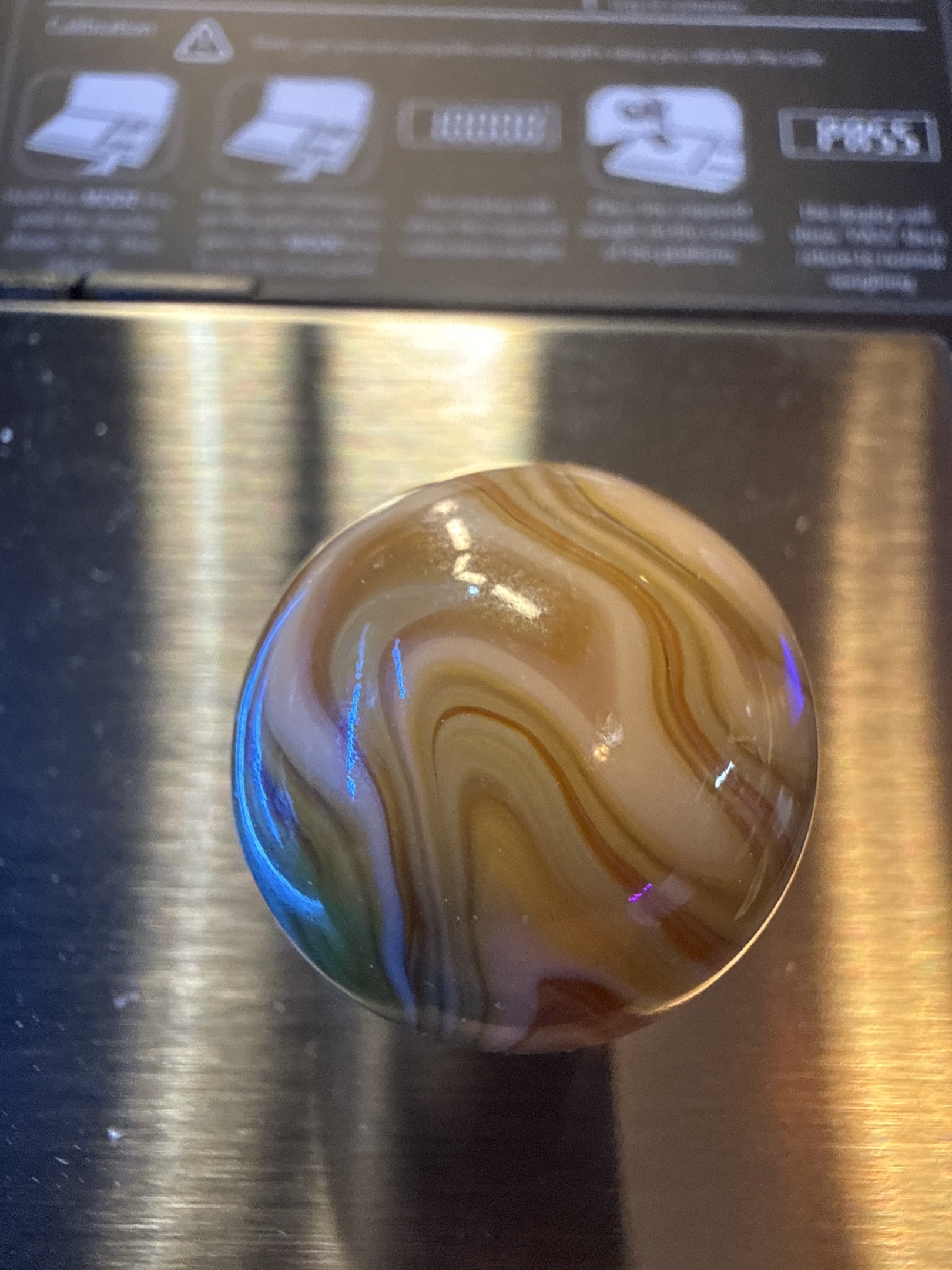Prize Name (Butterscotch) by Akro Agate Company, identification view