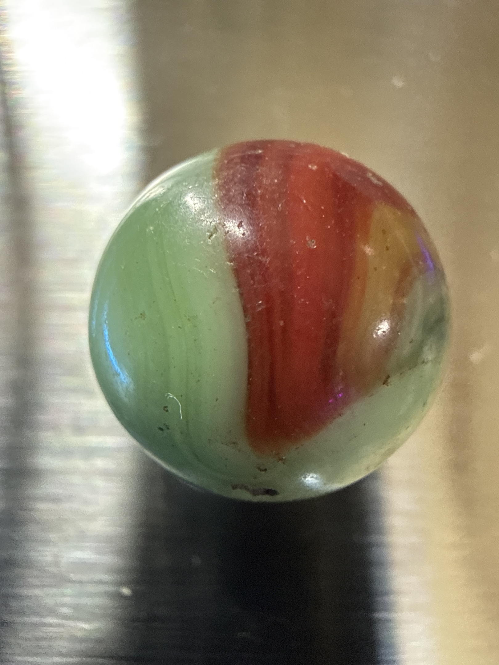 Parrot by Vitro Agate Company, identification view