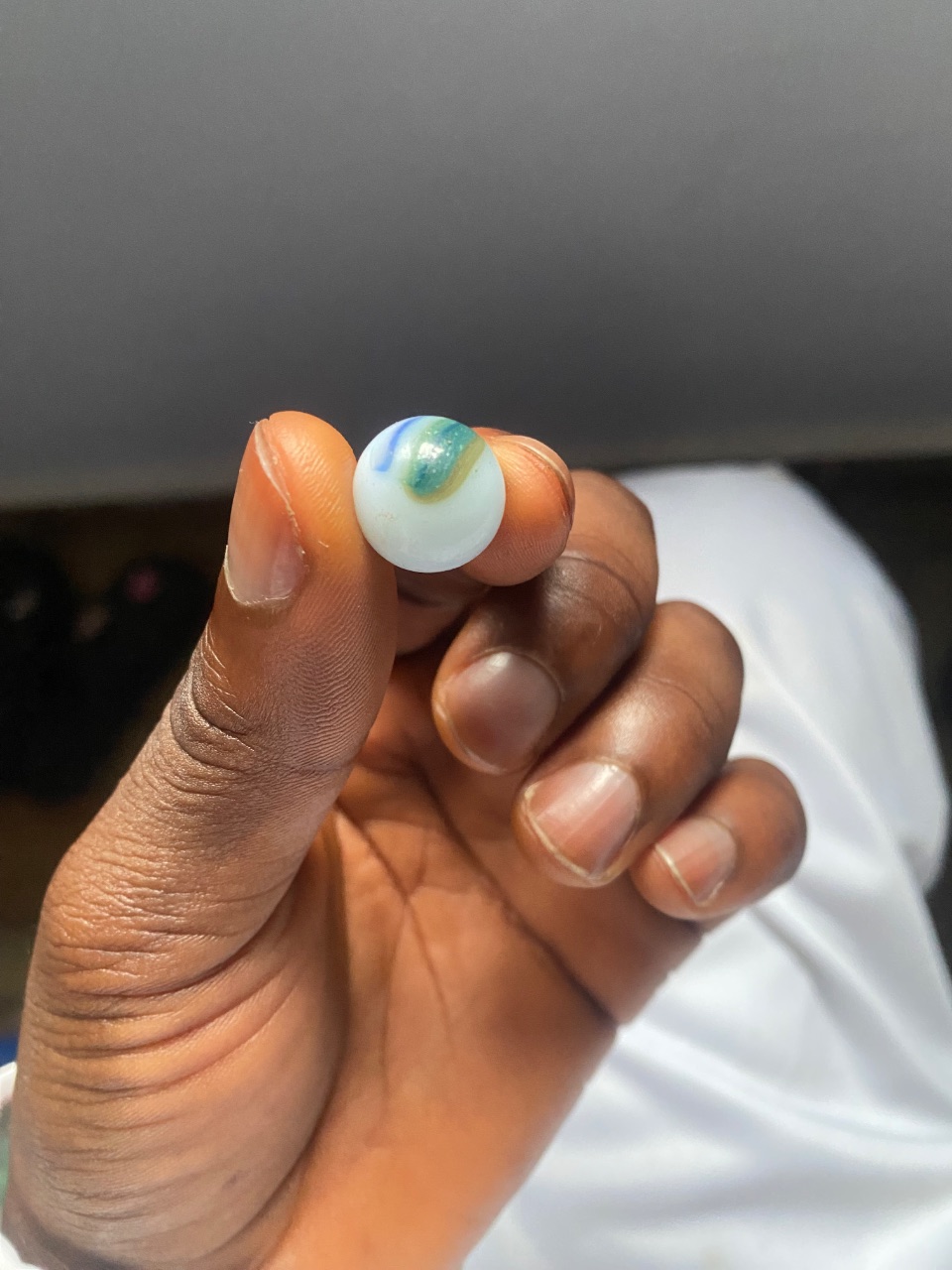 White Tri-Color Patch by Vitro Agate, identification view