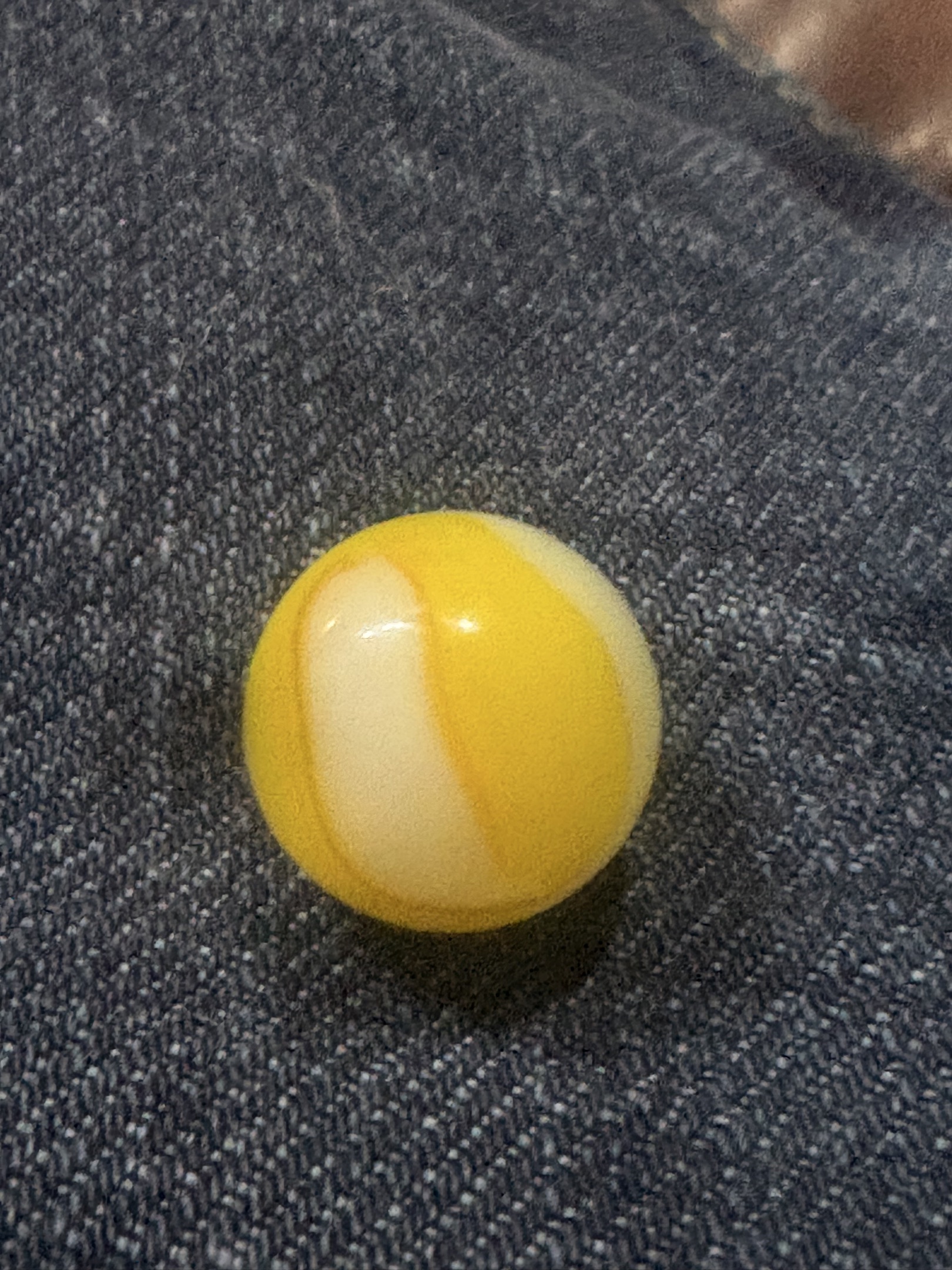 Yellow Conqueror by Vitro Agate Company, identification view