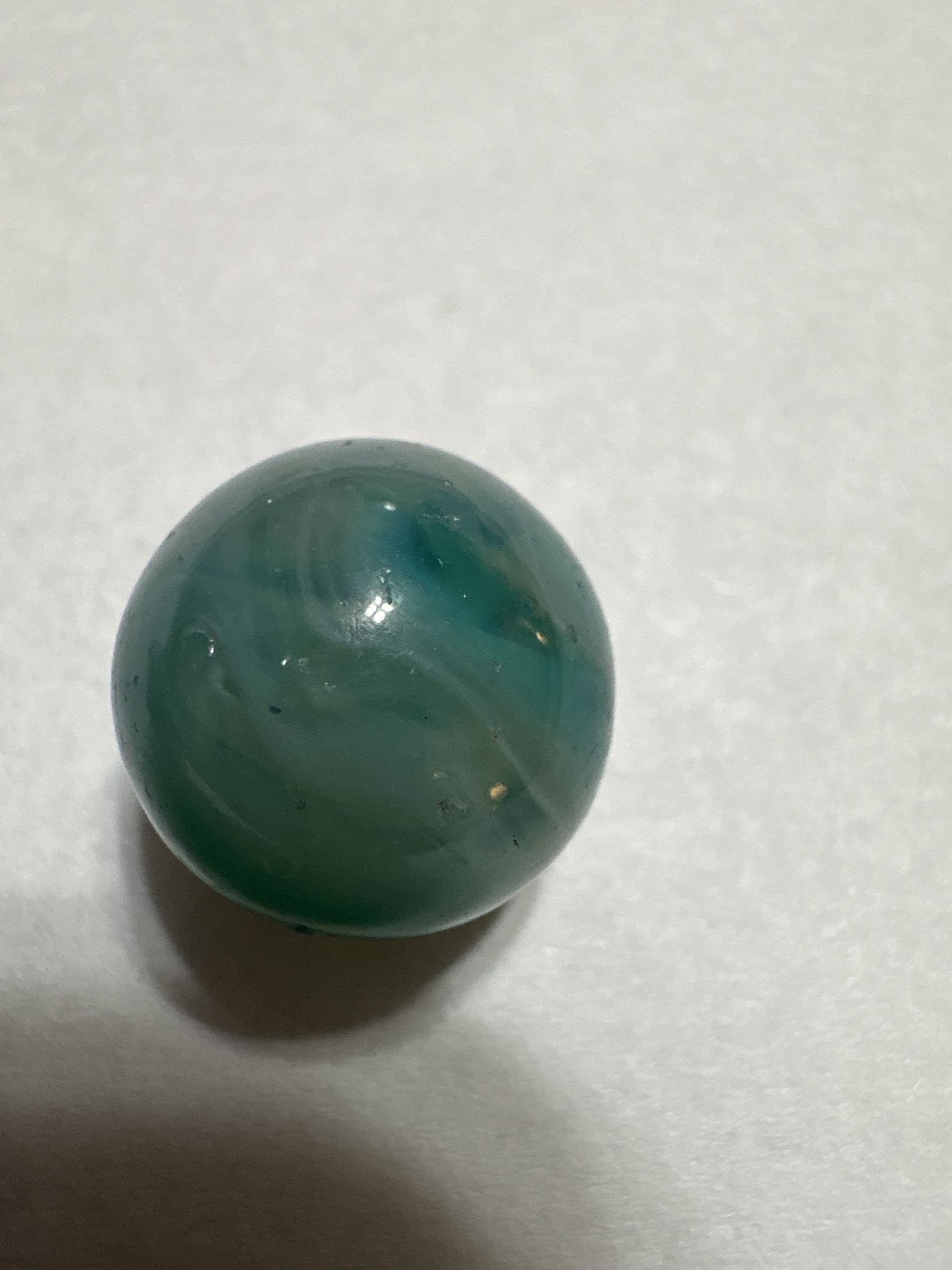 Green Cat's Eye by Vitro Agate, identification view