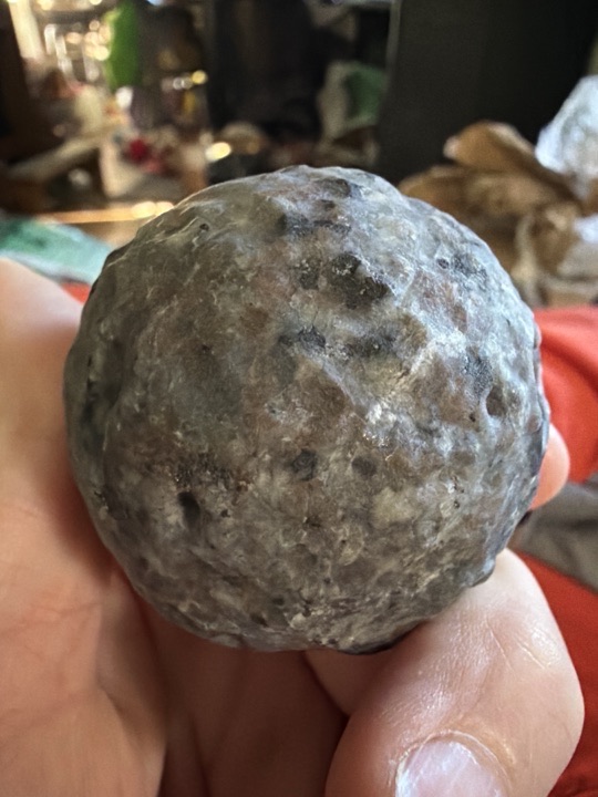 Yooperlite (Fluorescent Sodalite Syenite) by Lapidary (Artisan/Custom), identification view