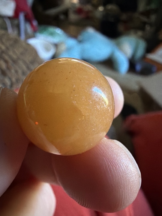 Butterscotch Carnelian Agate by German Agate Cutters - Idar-Oberstein, identification view