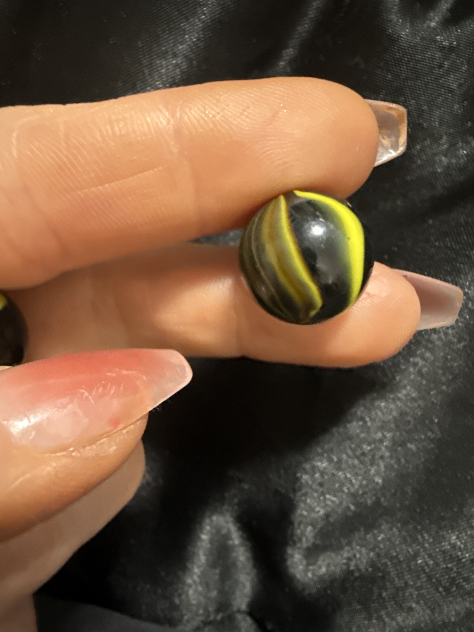 Bumblebee by Vitro Agate Company