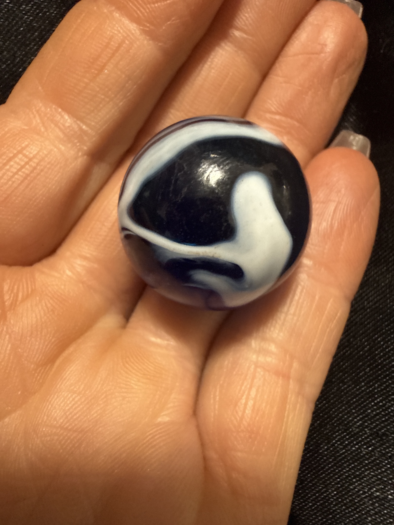 Blueberry Shake by Akro Agate Company, identification view