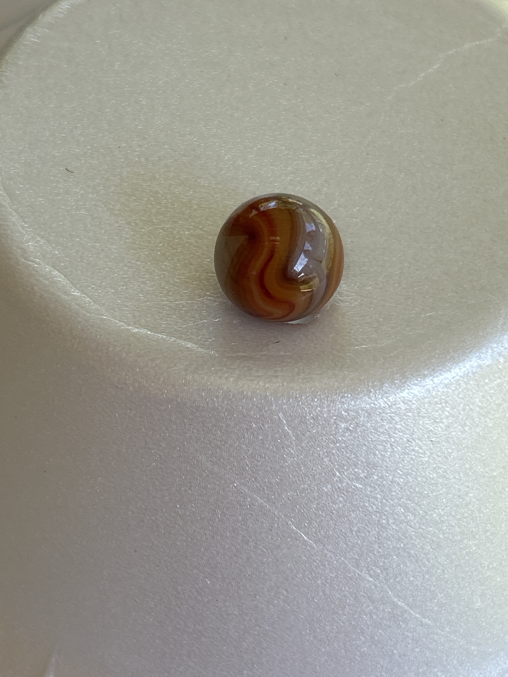 Amber and White by Akro Agate Company, identification view