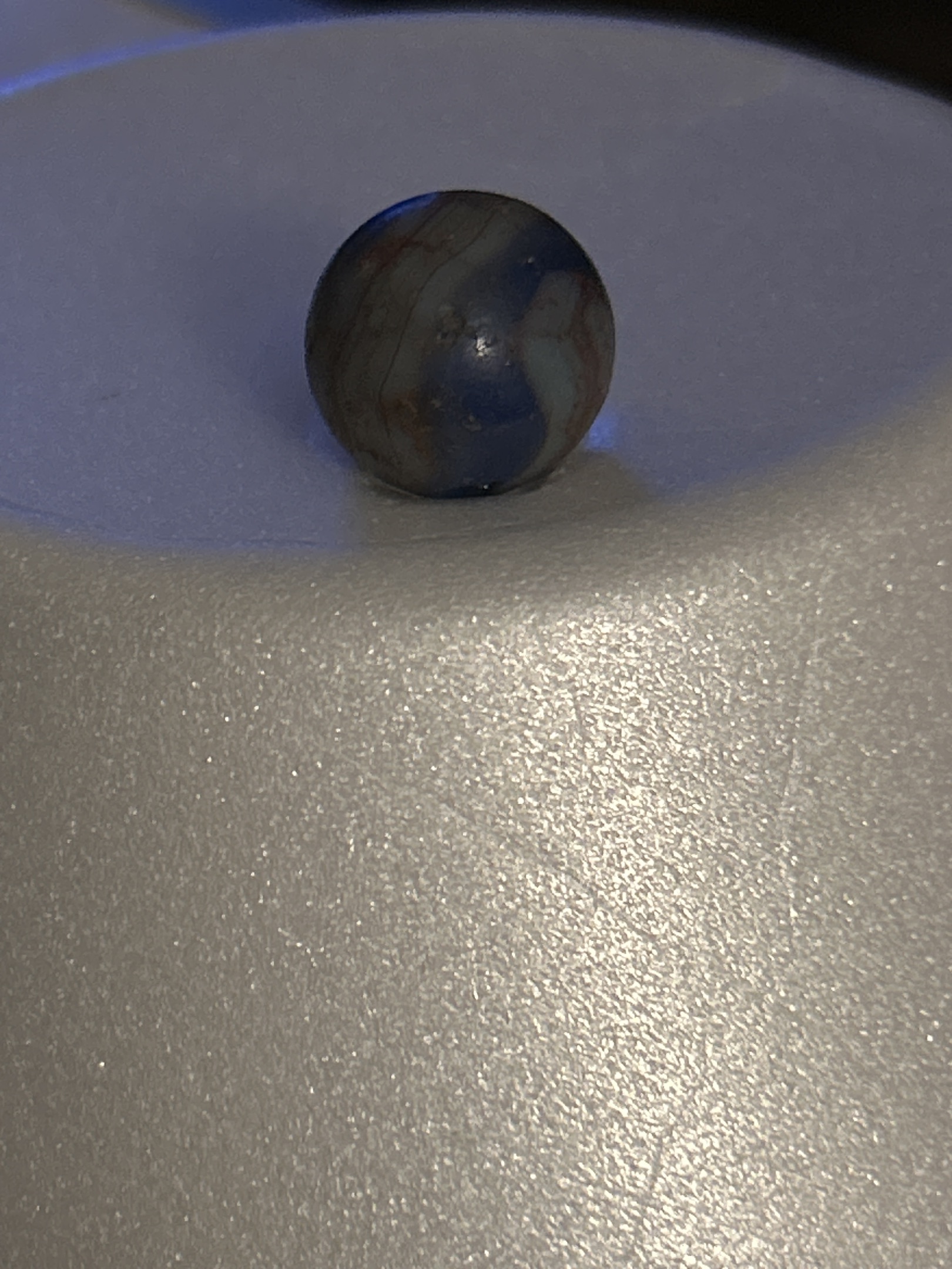 American Onyx Swirl (Blue and Brown/Rust) by Christensen Agate Company, identification view