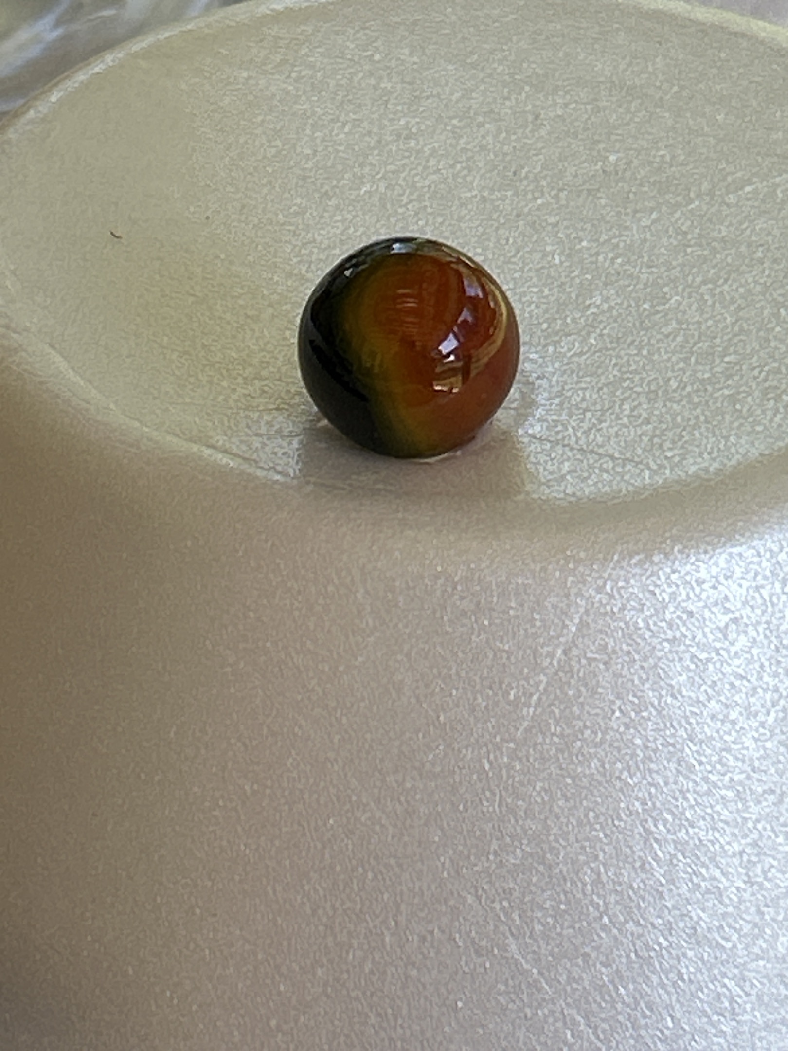 Tiger Eye by Vitro Agate Company, identification view