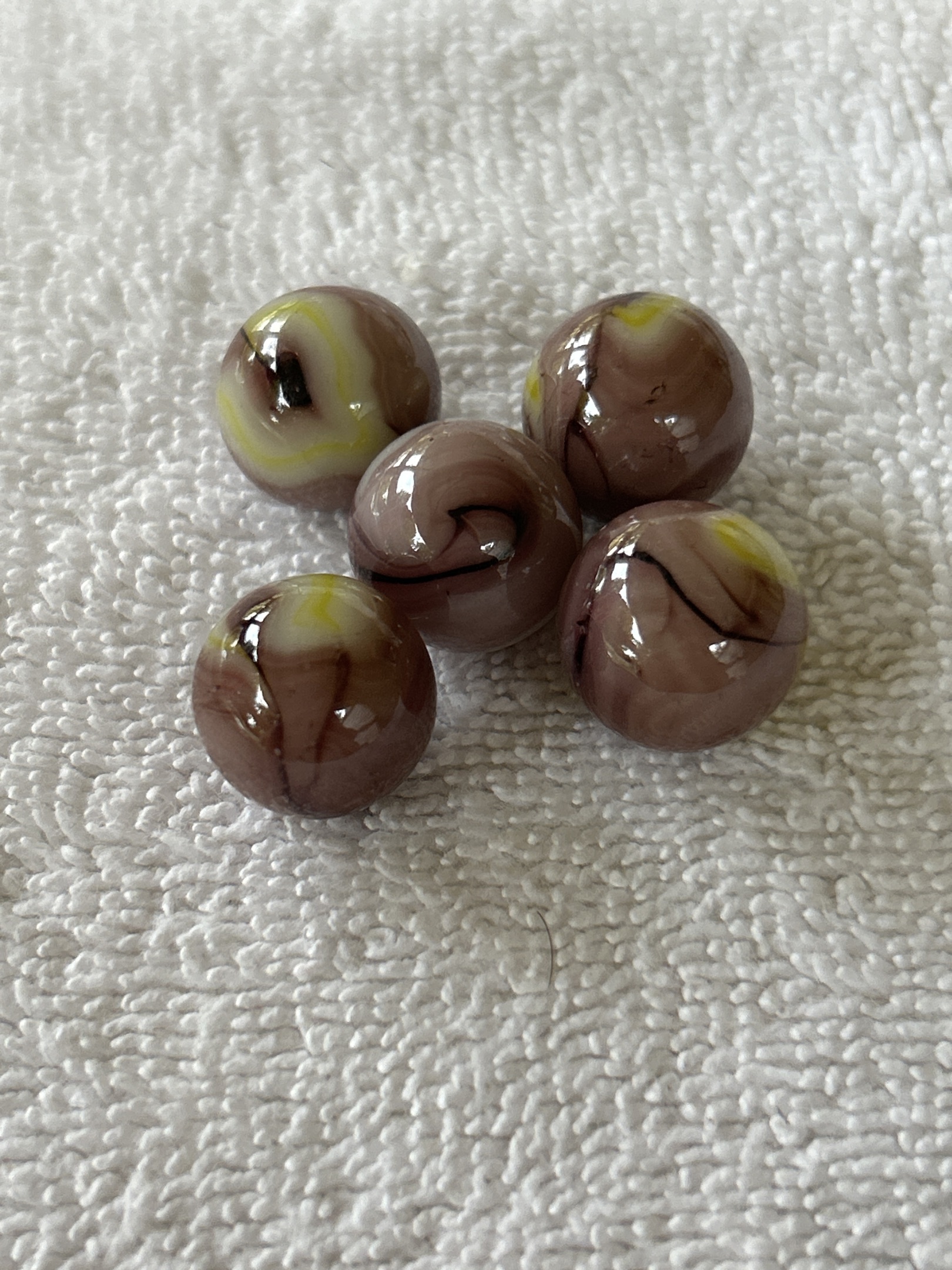 Chocolate and Yellow by Alley Agate, identification view