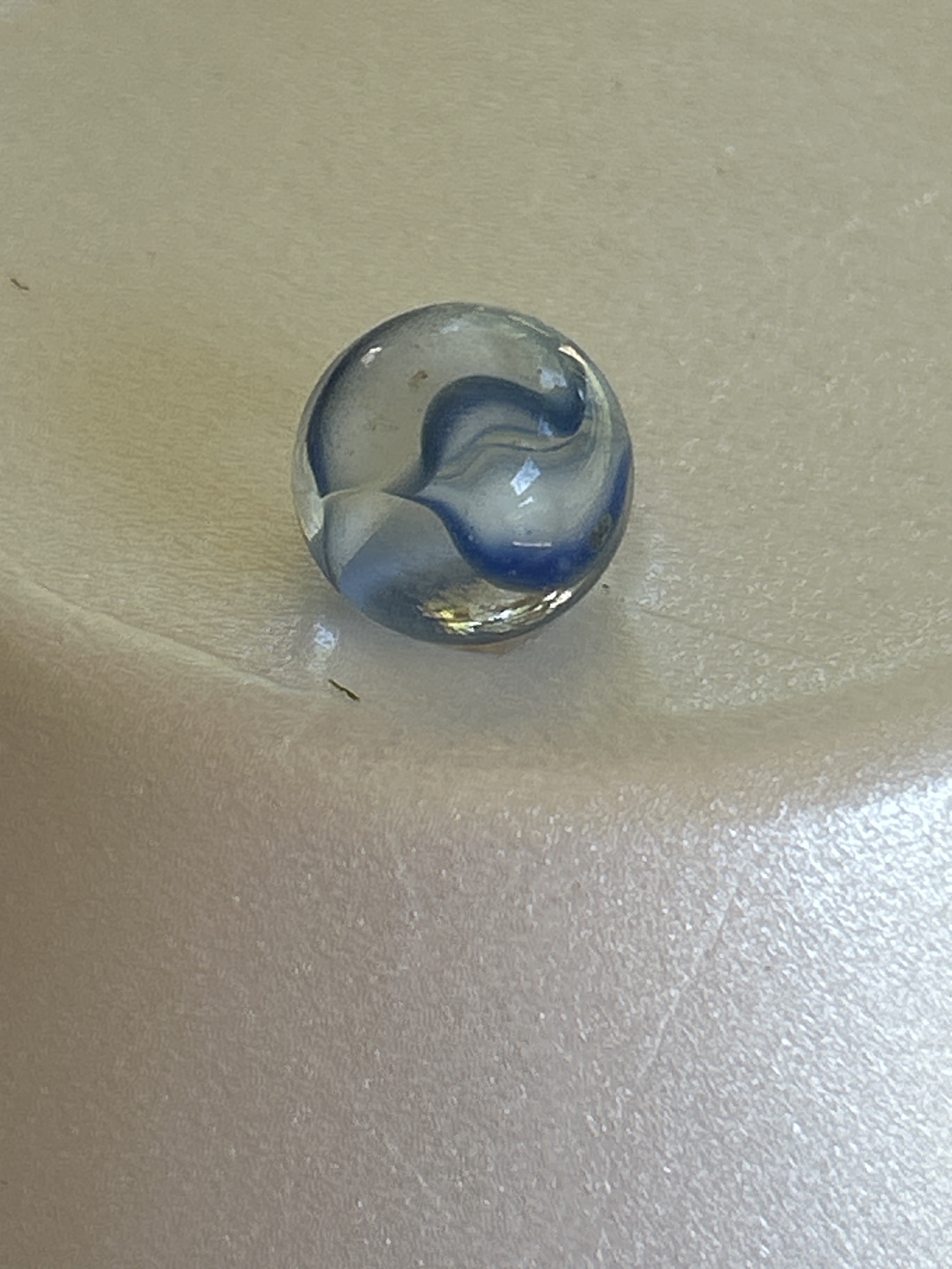 Dual-Color / Hybrid Cat's Eye (White and Blue) by Vitro Agate, identification view