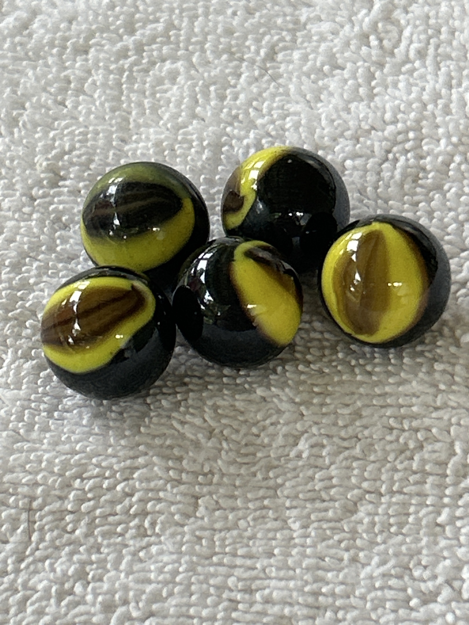 Bumblebee by Peltier Glass Company, identification view