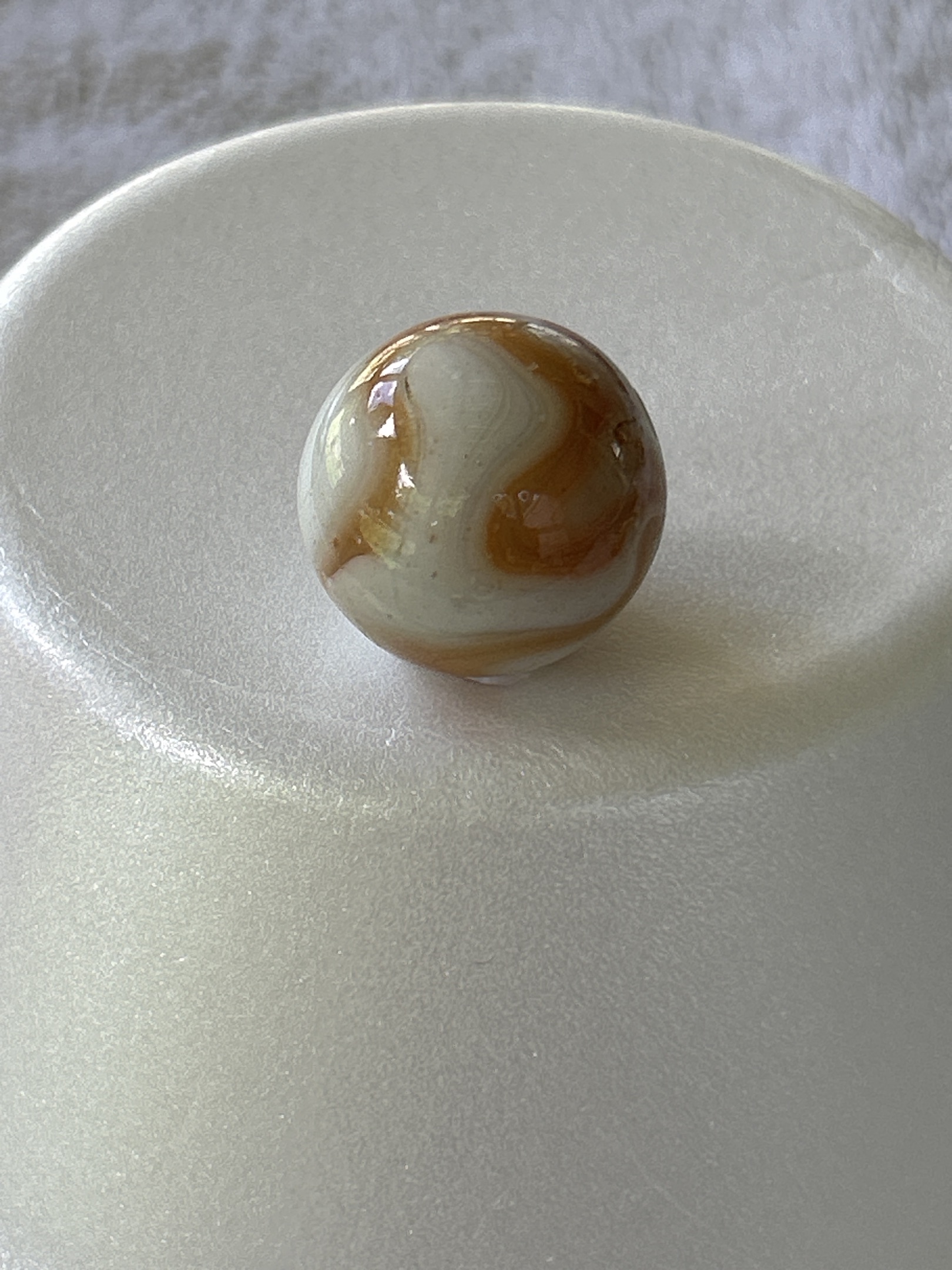 Butterscotch Swirl Shooter by Alley Agate, identification view