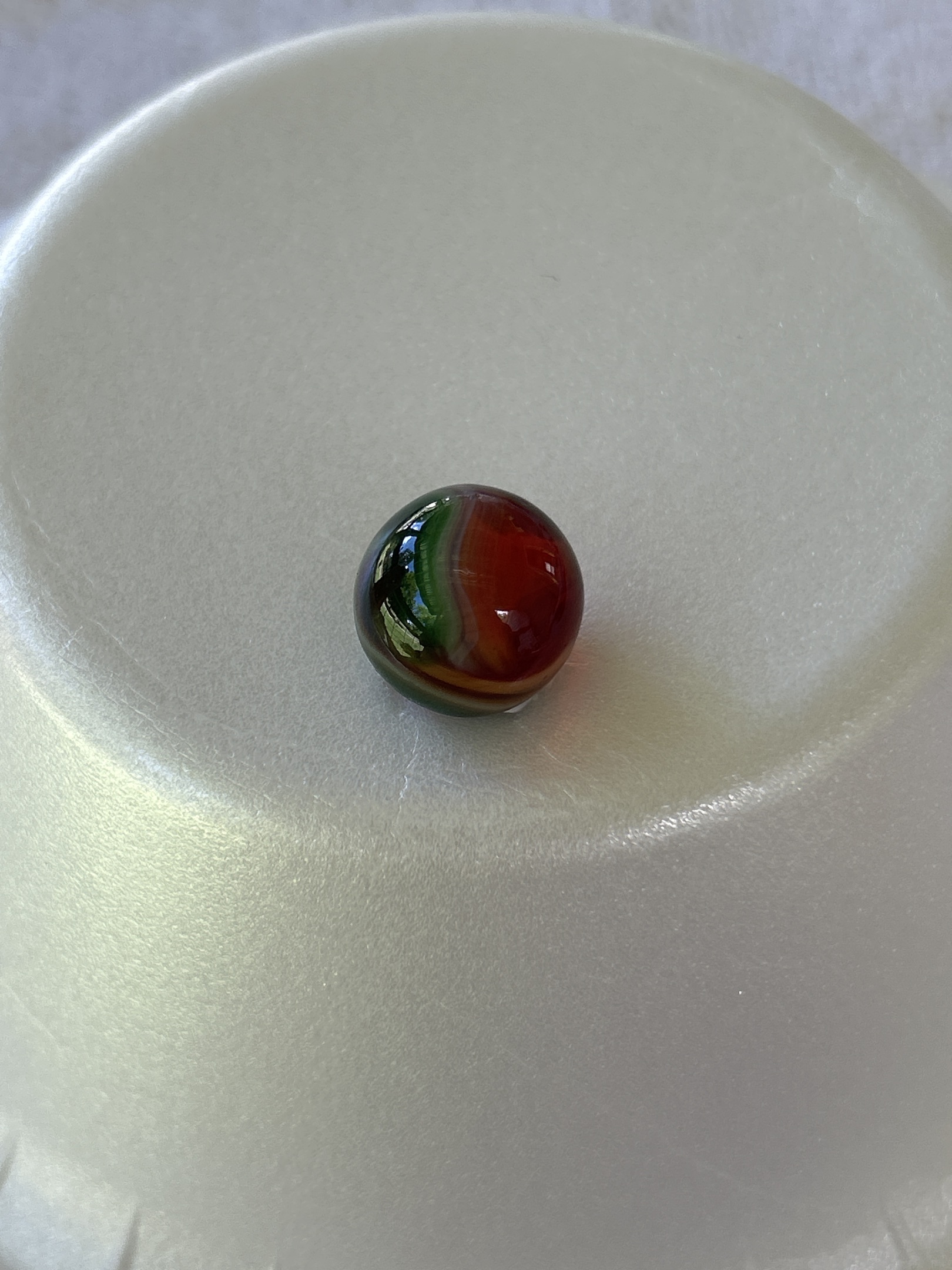 American Cornelian / Red and Green Swirl by Christensen Agate Company, identification view