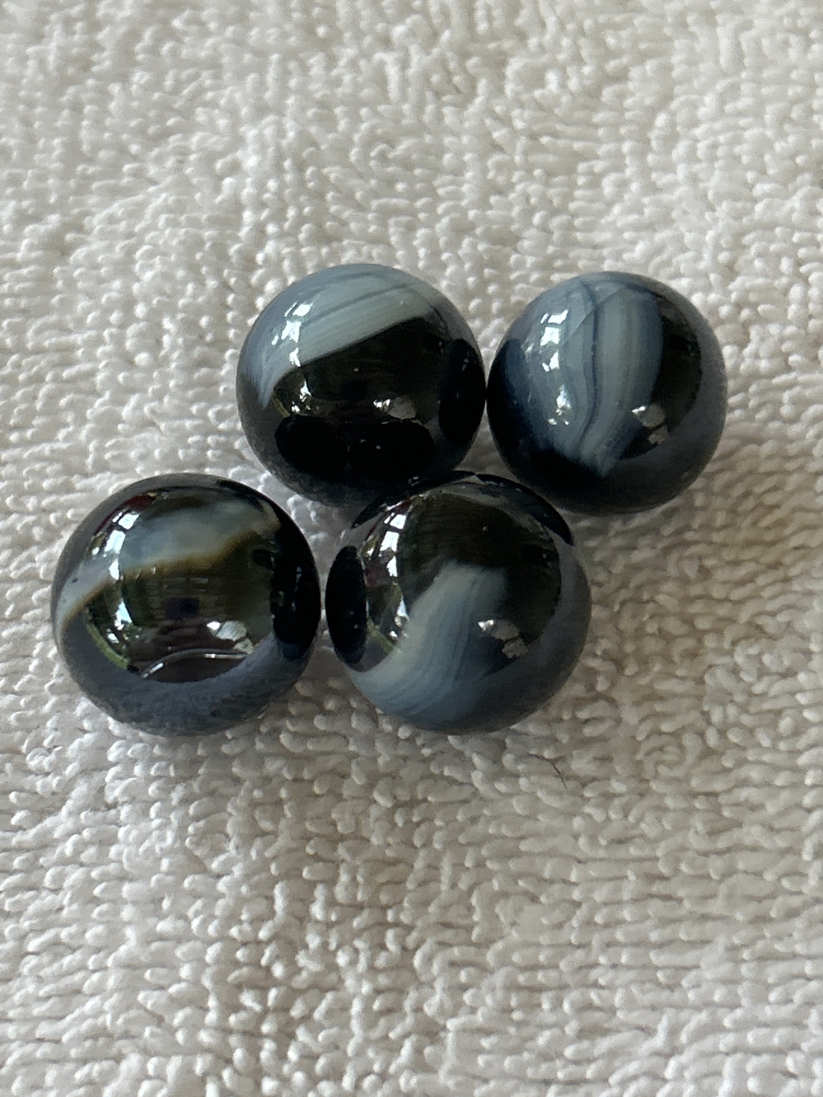 Black Panther / Blackie Swirl by Vitro Agate Company, identification view