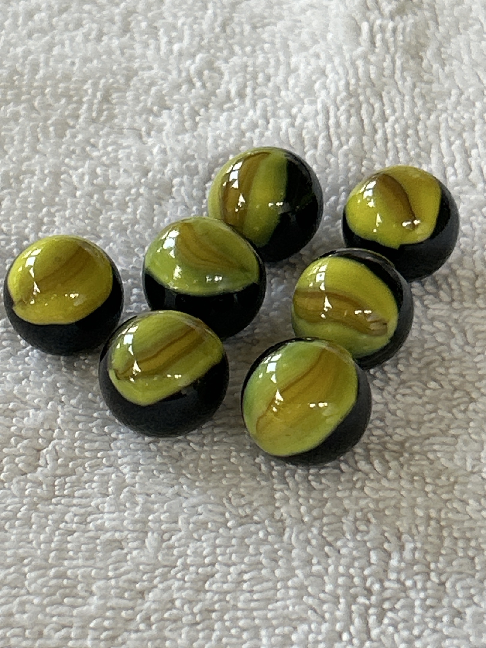 Wasp by Peltier Glass Company, identification view
