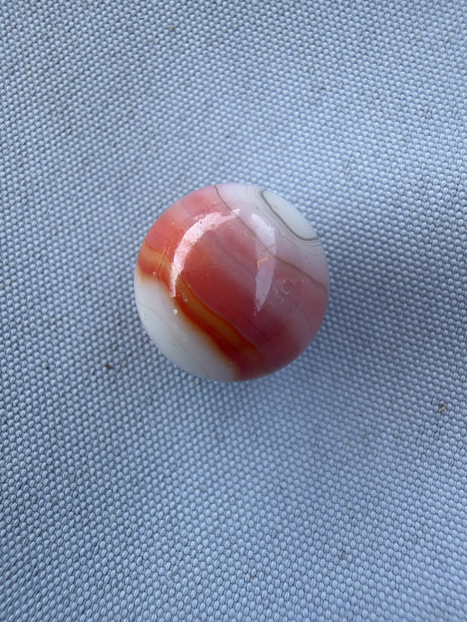 Special - Red and White by Akro Agate, identification view