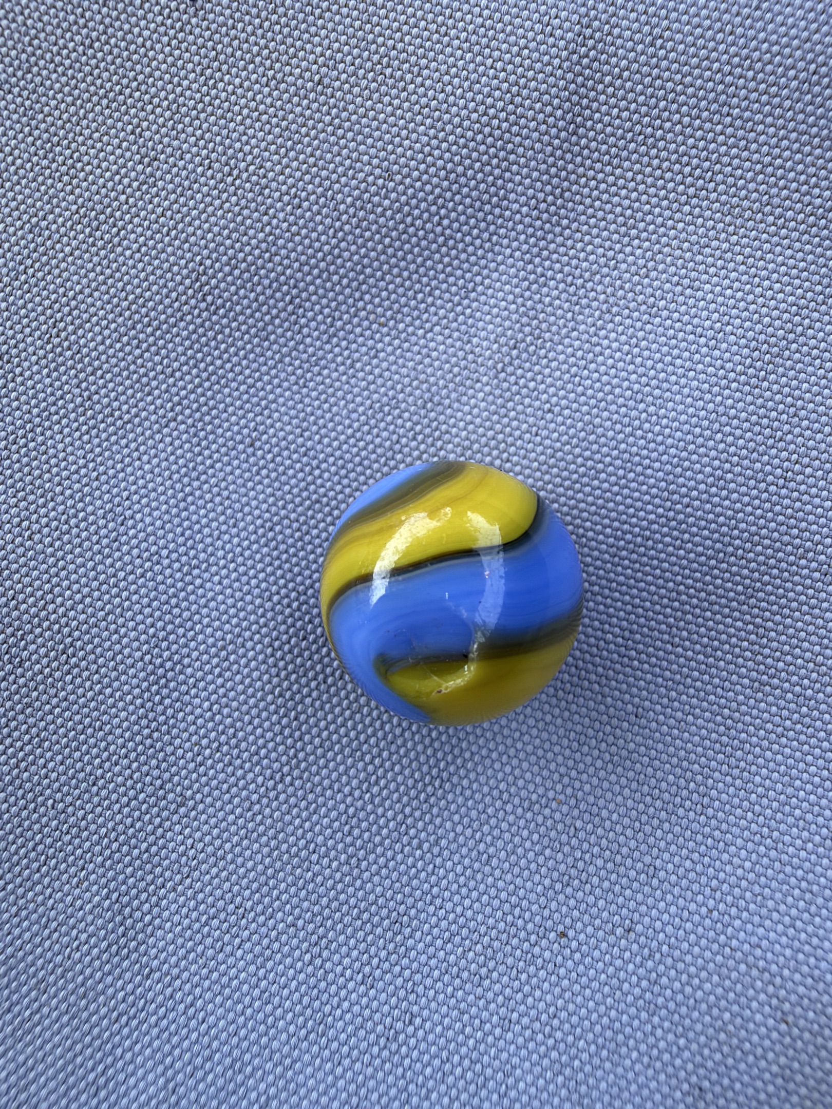 Blue and Yellow Swirl - Parrot Type by Vitro Agate Co., identification view