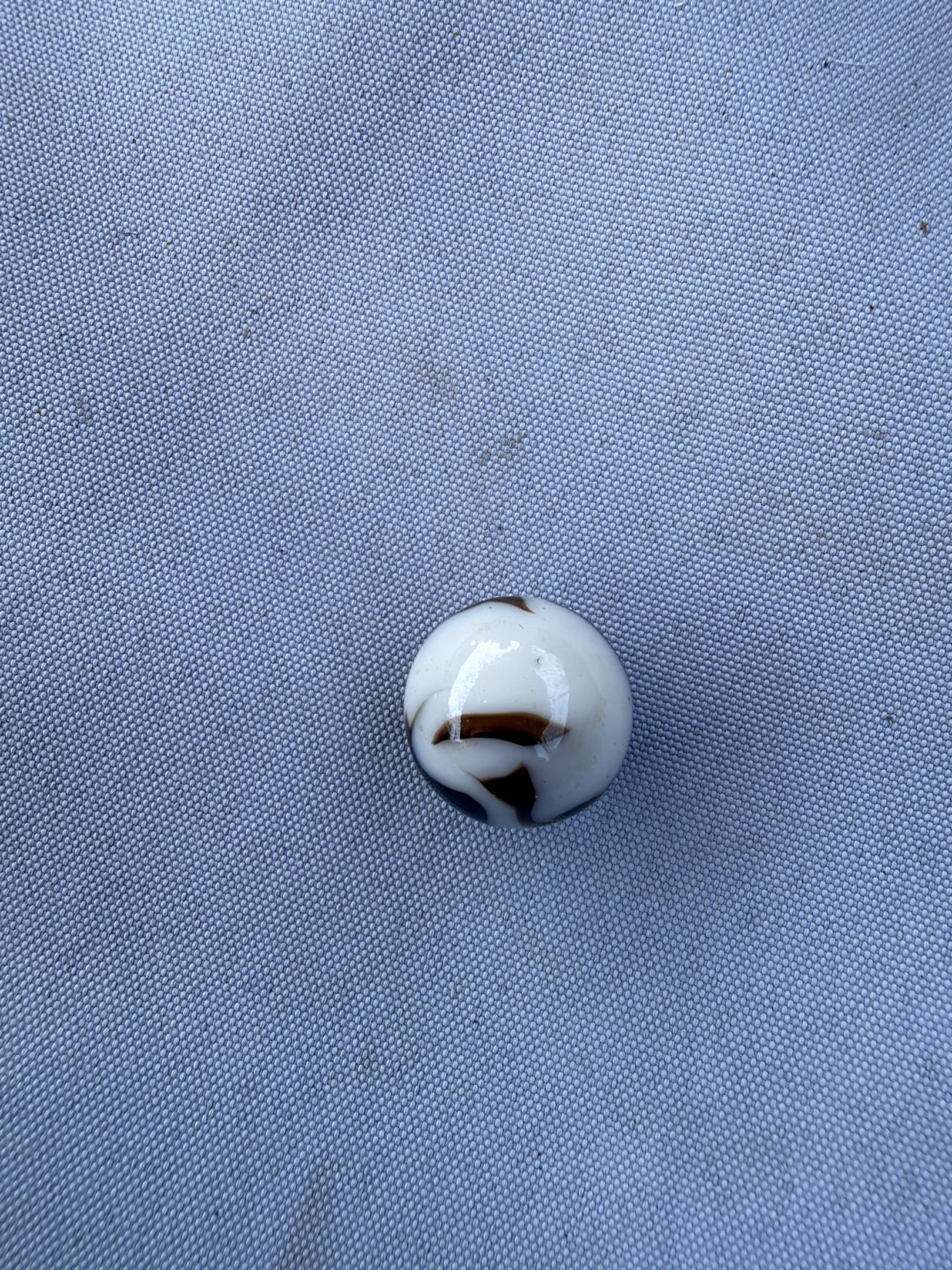 Black Line Agate - White with Brown by Vitro Agate Company, identification view