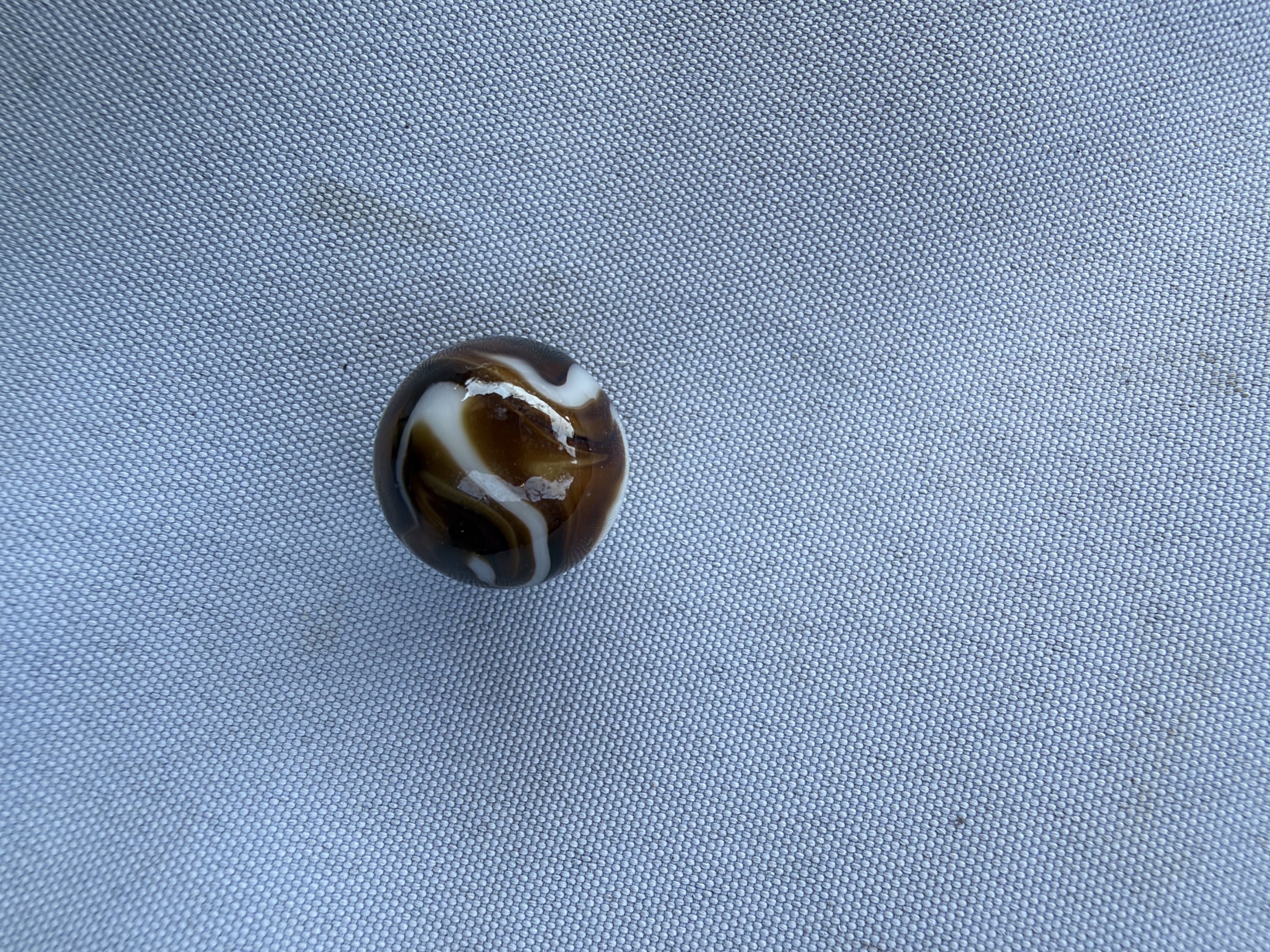 Root Beer Slag / Brown Slag by Vitro Agate, identification view