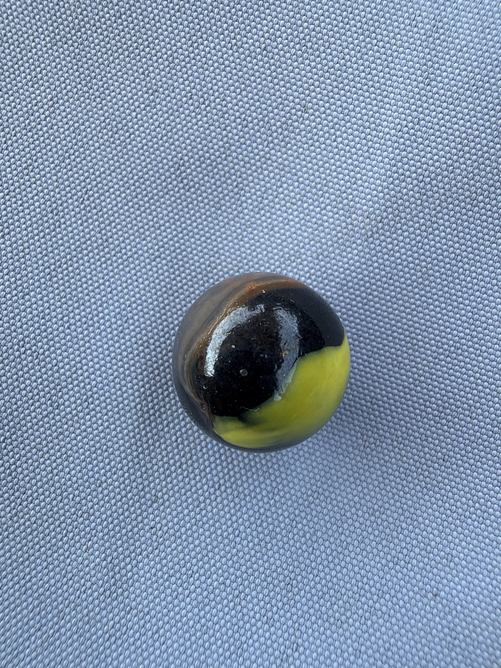 Bumblebee by Marble King, identification view