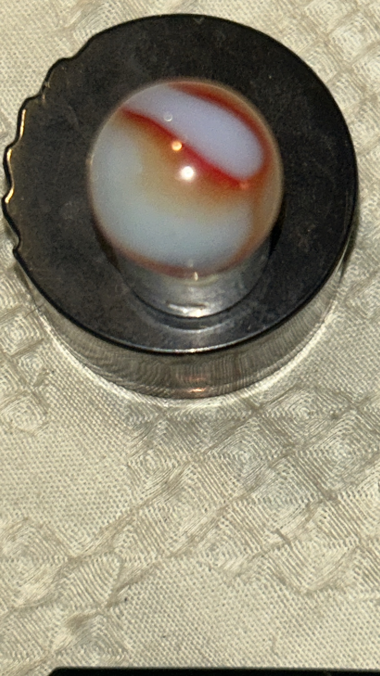 Prize Name / Red and White Corkscrew by Akro Agate, identification view