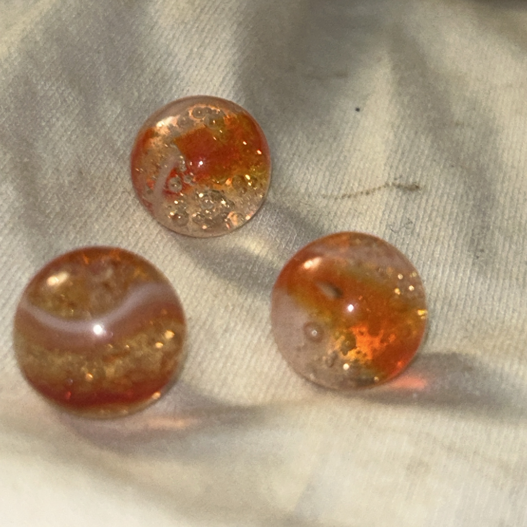 Peach Peach/Orange Swirl by Christensen Agate Company, identification view