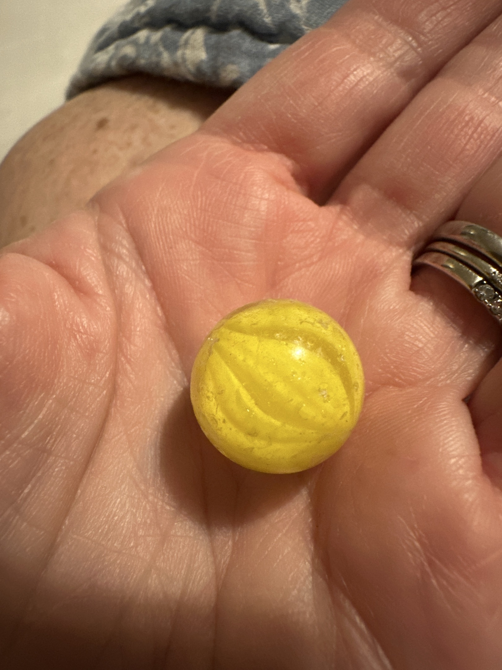 Yellow 4-Vane Cat's Eye by Japanese Import (Toyo/Yasuda), identification view
