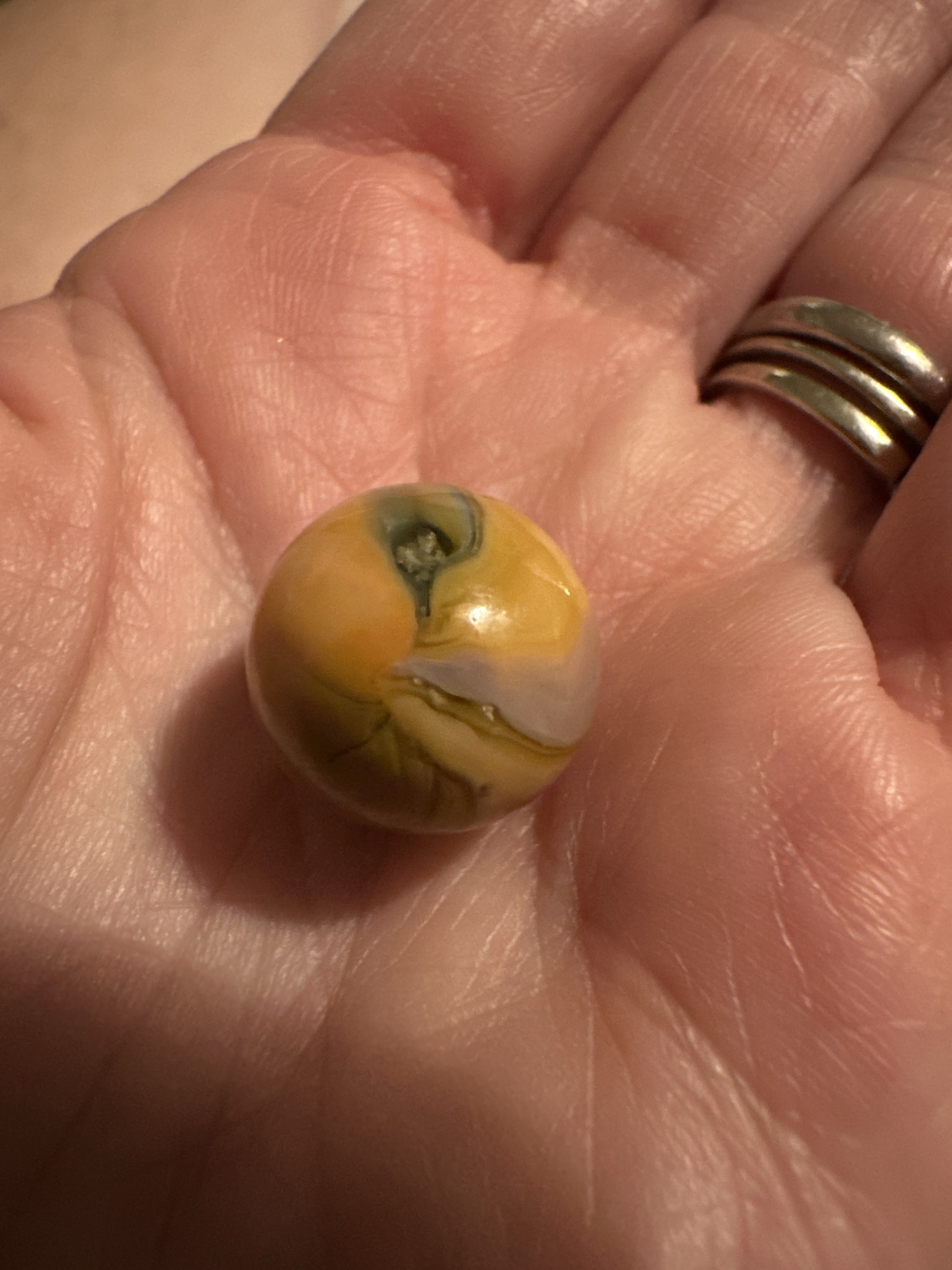 Peach Peach Swirl by Christensen Agate Company, identification view