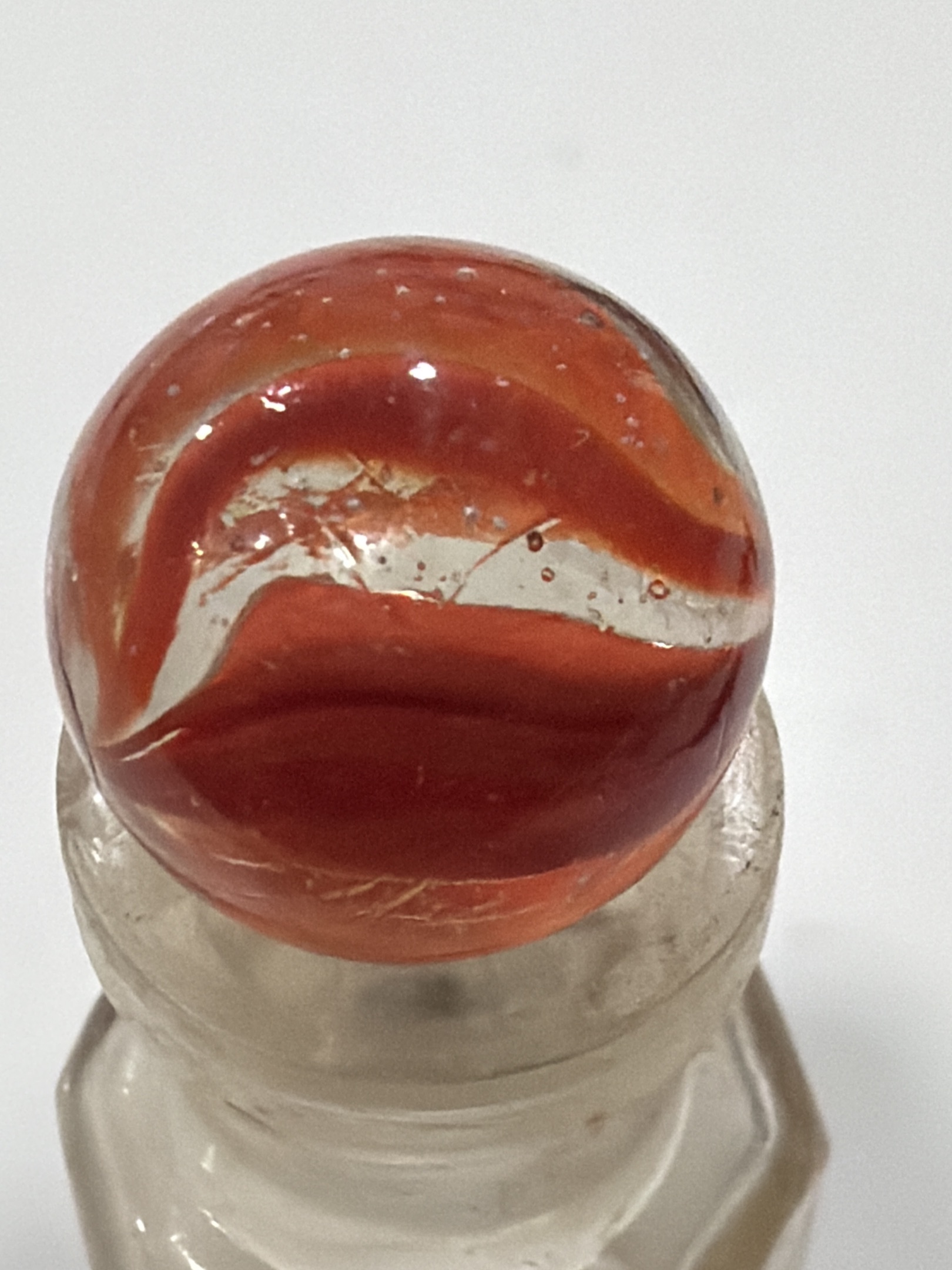 Bananas / Red Banana Cat's Eye by Peltier Glass Company, identification view