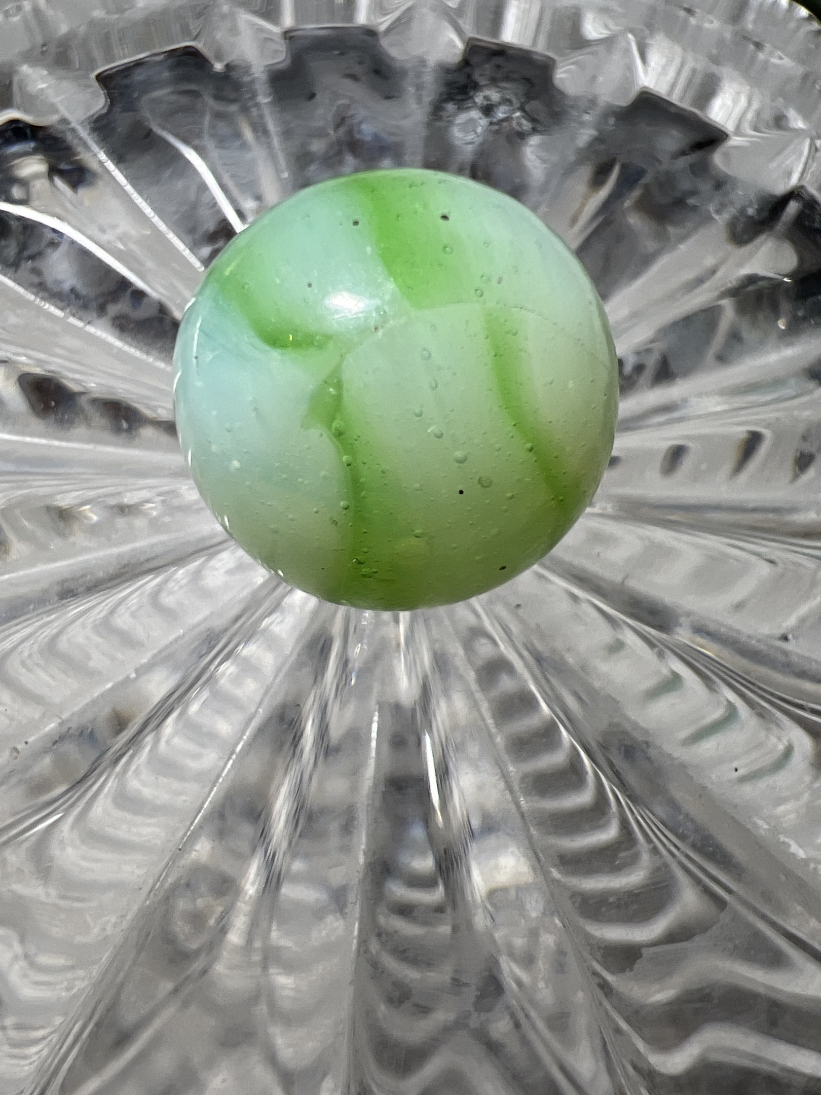 Green Slag by Akro Agate Company, identification view