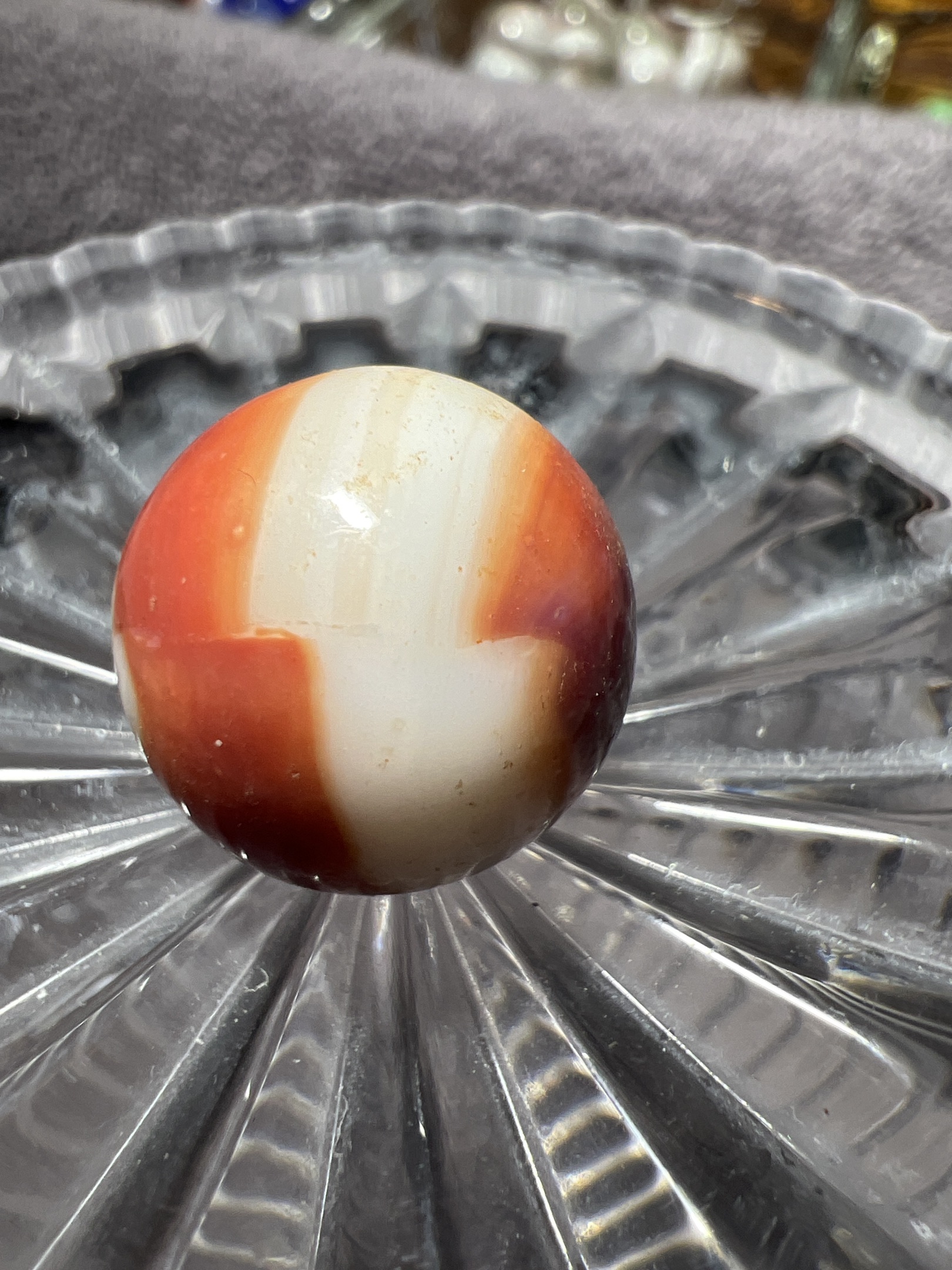 Red and White Swirl by Akro Agate Company, identification view