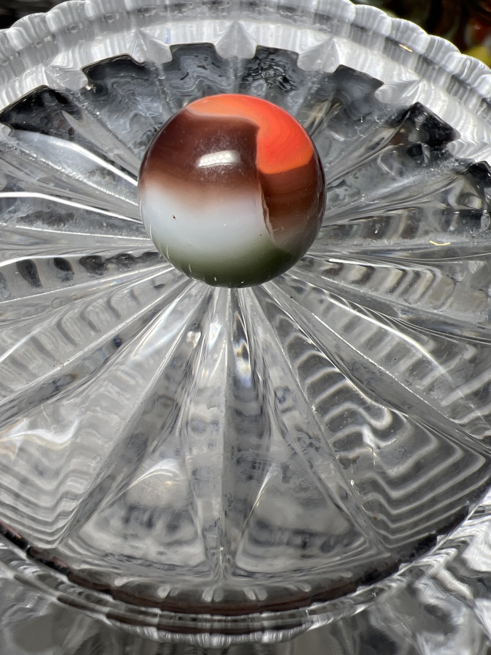Red and Green Hybrid (with Brown) by Akro Agate Company, identification view