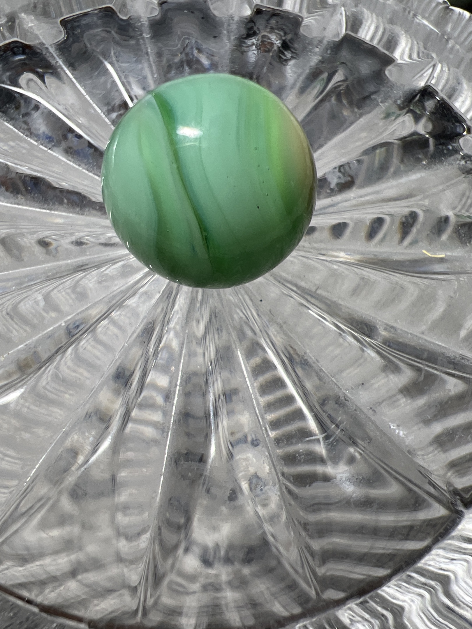 Green Slag by Akro Agate Company, identification view