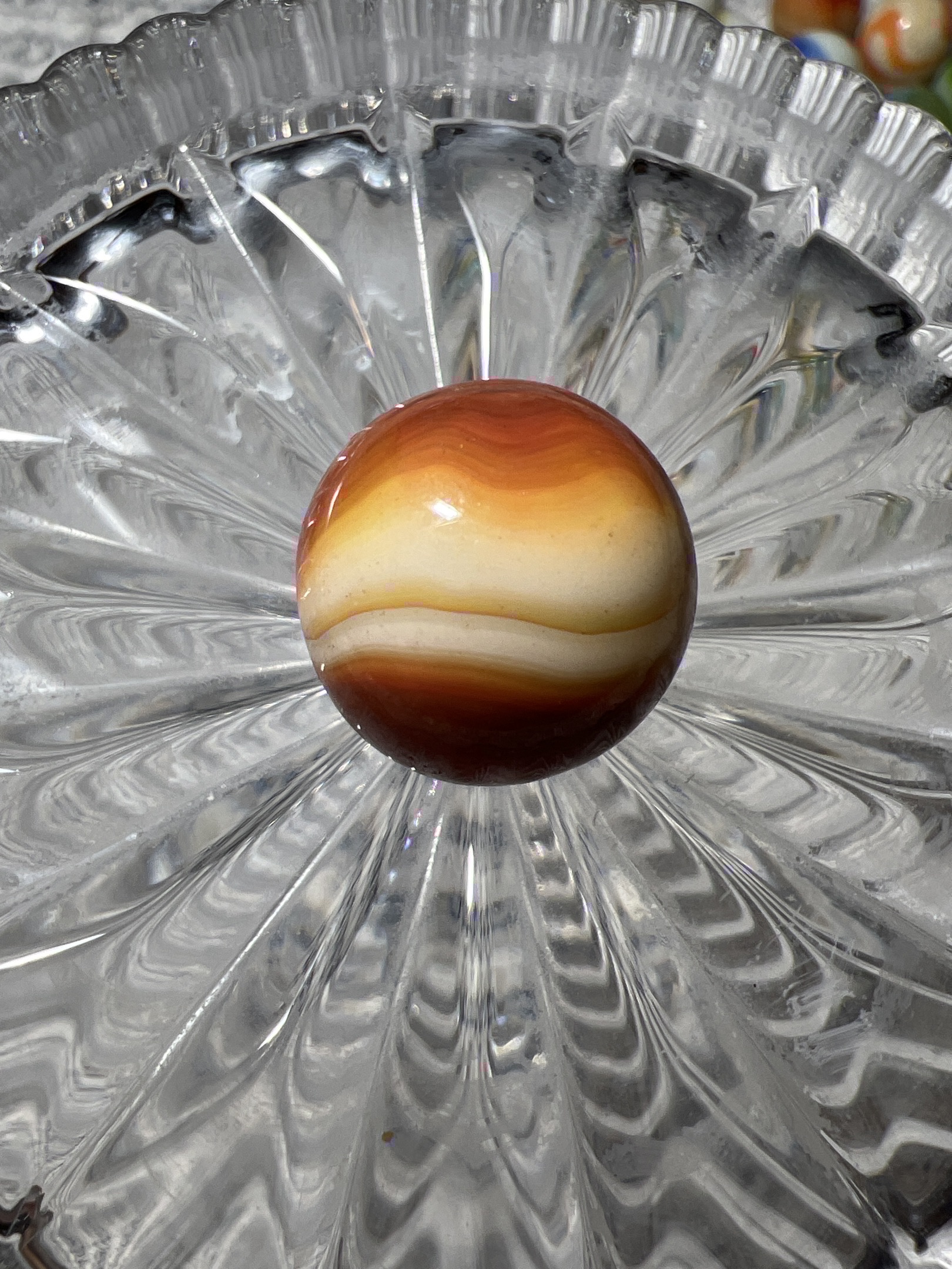 Tri-Color Corkscrew (Orange & Brown) by Akro Agate Company, identification view