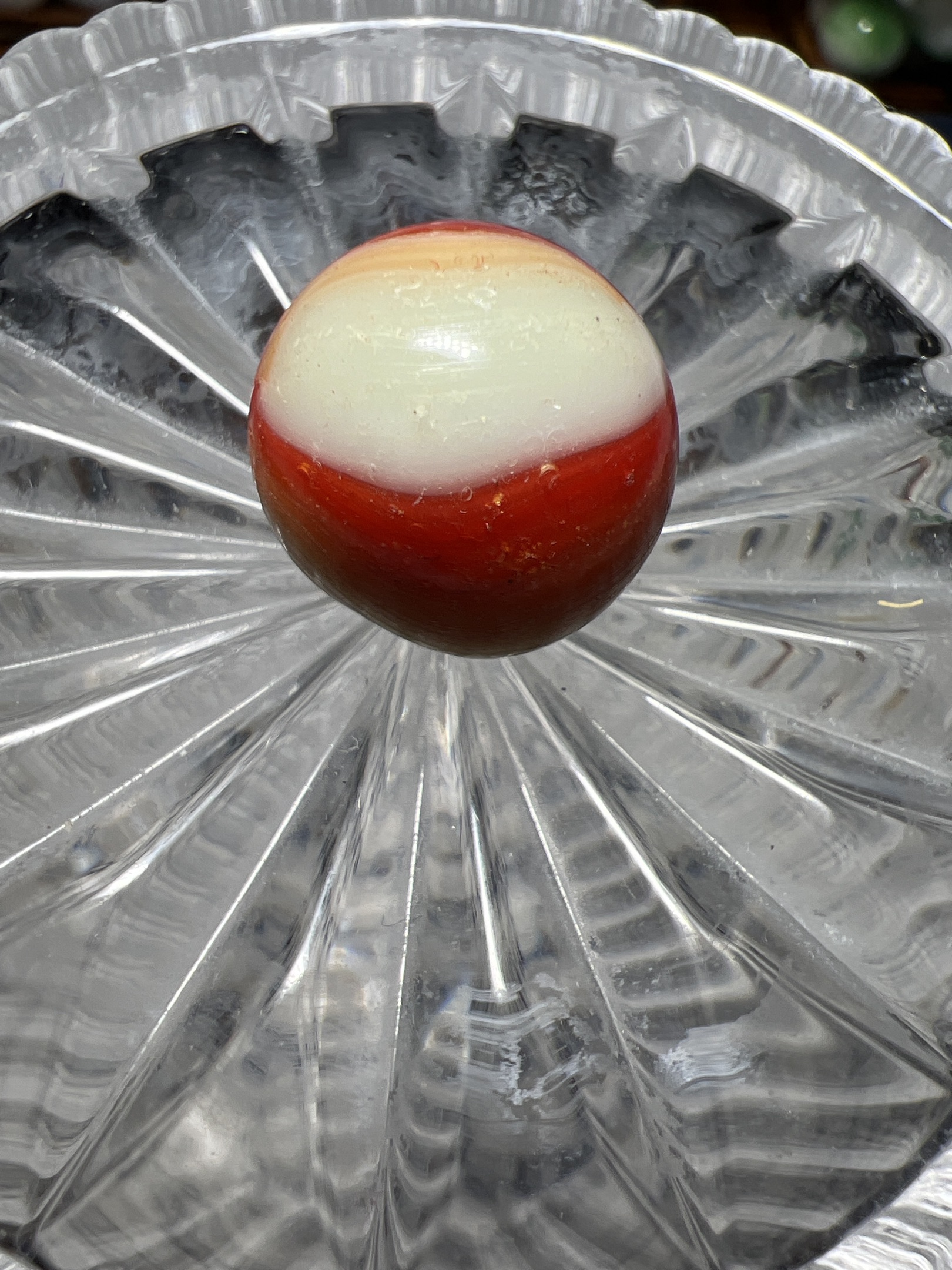 Red Popeye by Akro Agate Company, identification view