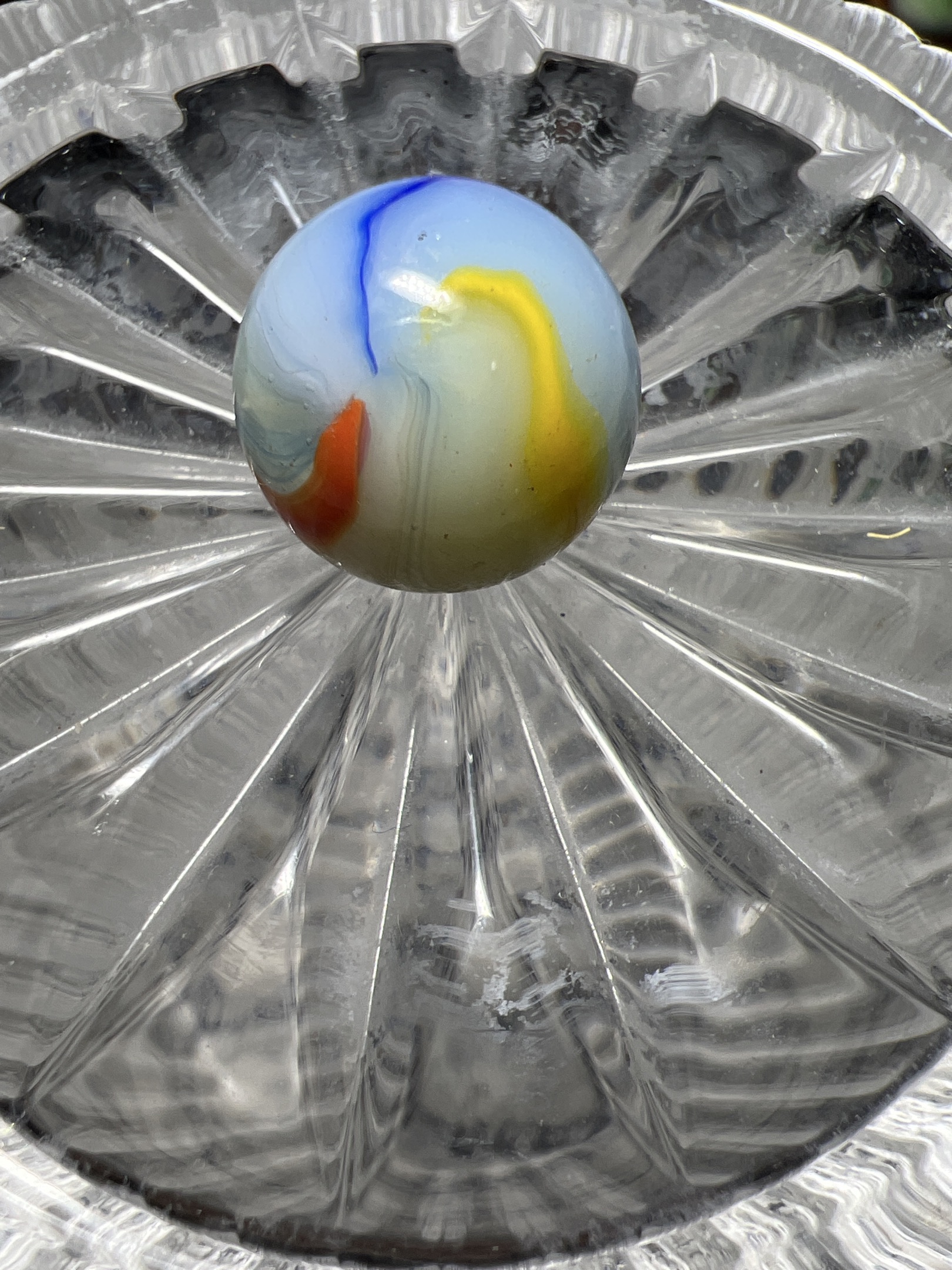 Tri-Color Popeye (Blue, Yellow, Orange) by Vitro Agate Company, identification view