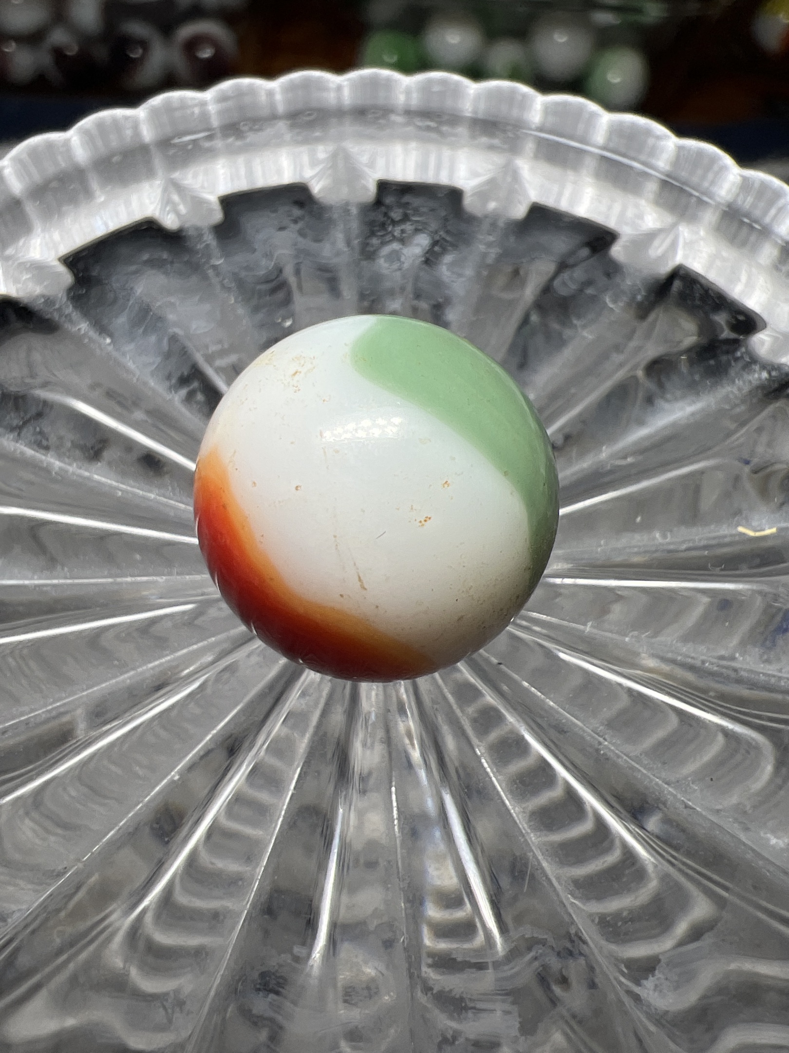 Parrot by Vitro Agate Company, identification view