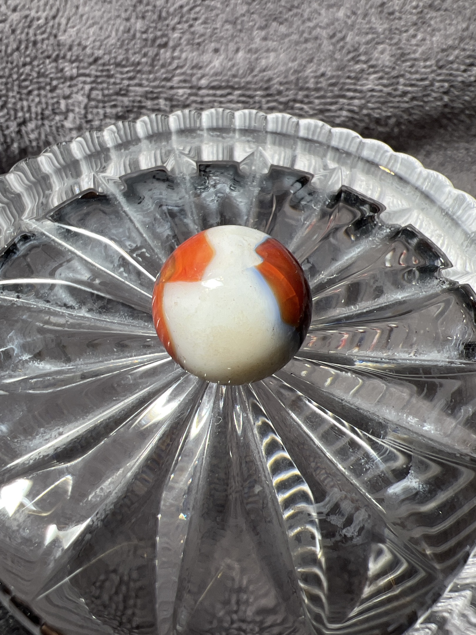 Red and Blue Popeye by Akro Agate Company, identification view