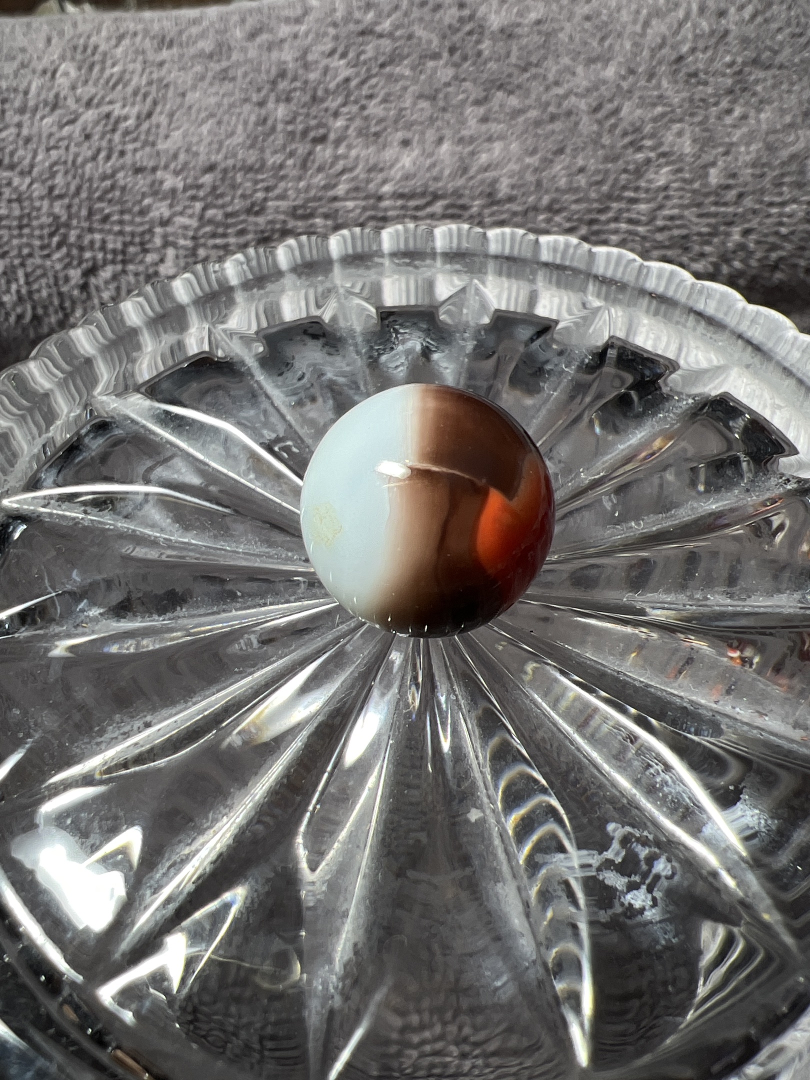 Miller by Peltier Glass Co., identification view