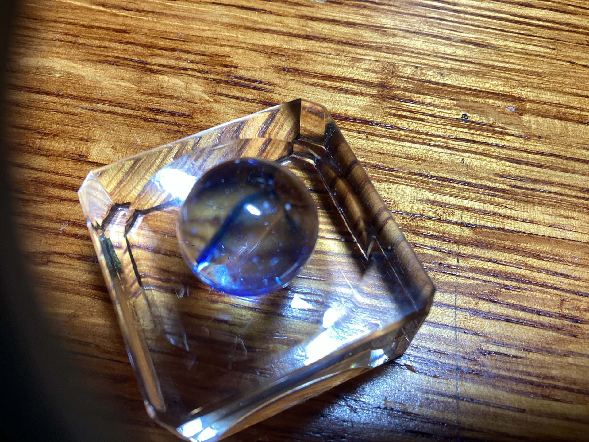 Blue Cross-Vane by Vitro Agate Company, identification view