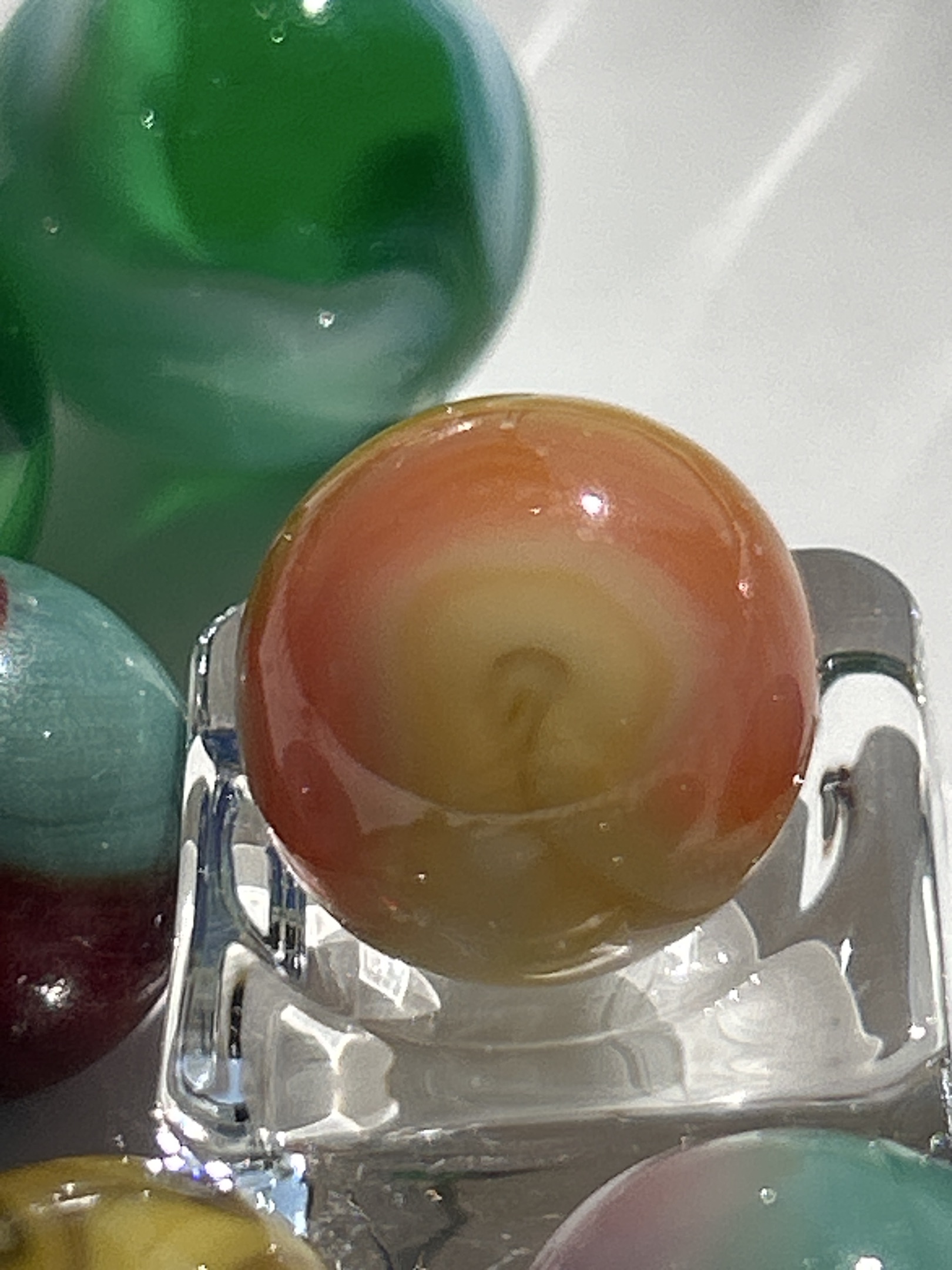 Special - Orange and Cream by Akro Agate, identification view