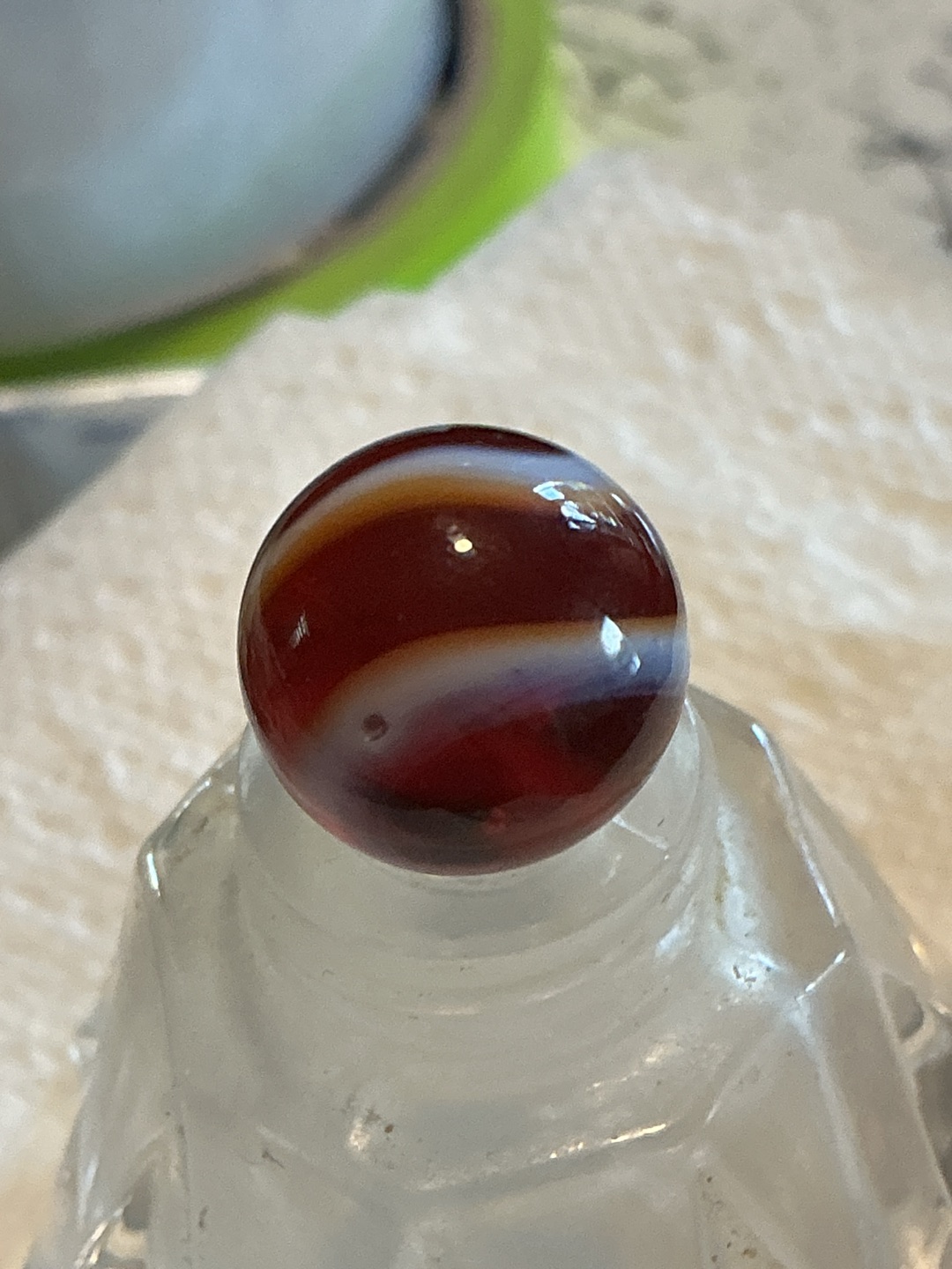 Carnelian Oxblood by Akro Agate Company, identification view