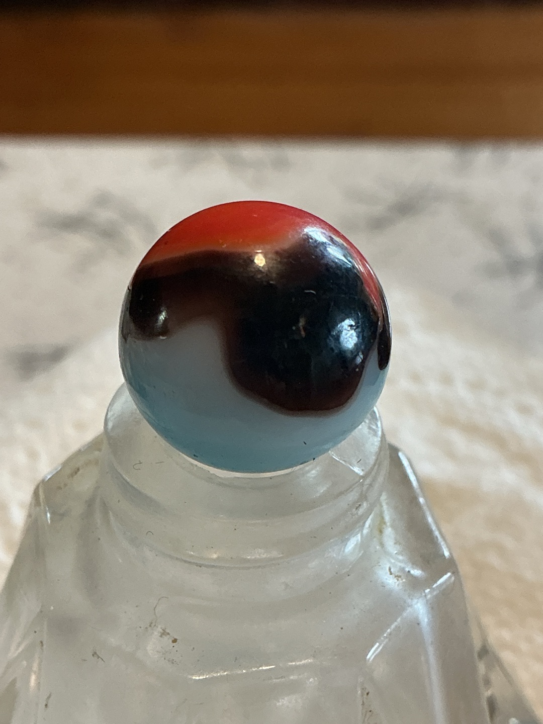 Tri-Color Swirl (Blue, Red, Brown) by Akro Agate Company, identification view