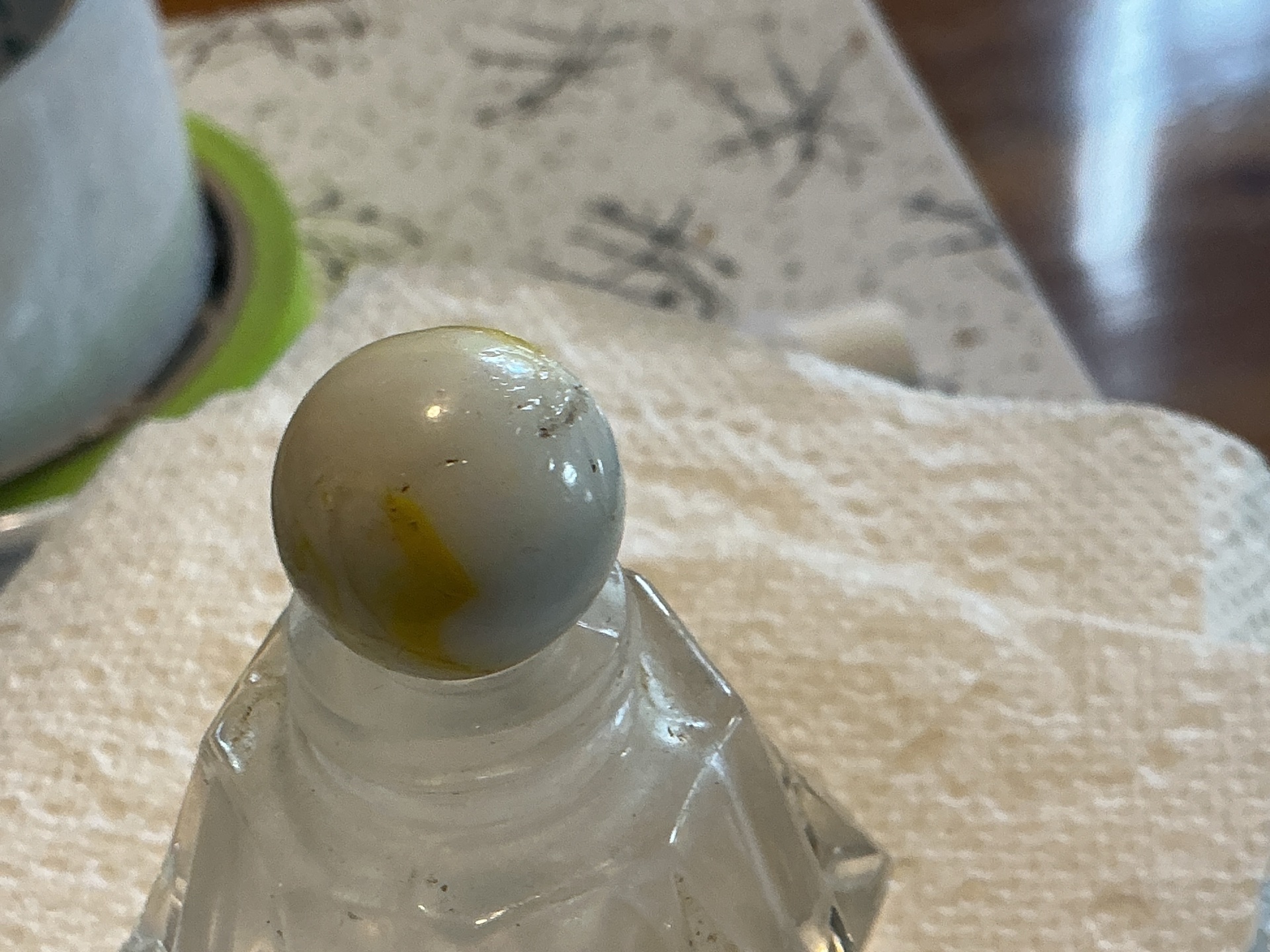 Yellow and White Rainbo by Peltier Glass Company, identification view