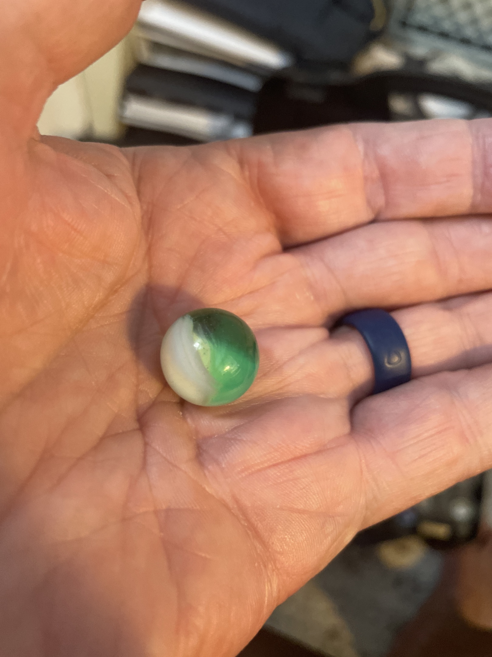 Green and White Rainbo by Peltier Glass Company, identification view