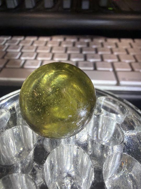 Vaseline Uranium Clearie by Akro Agate, identification view