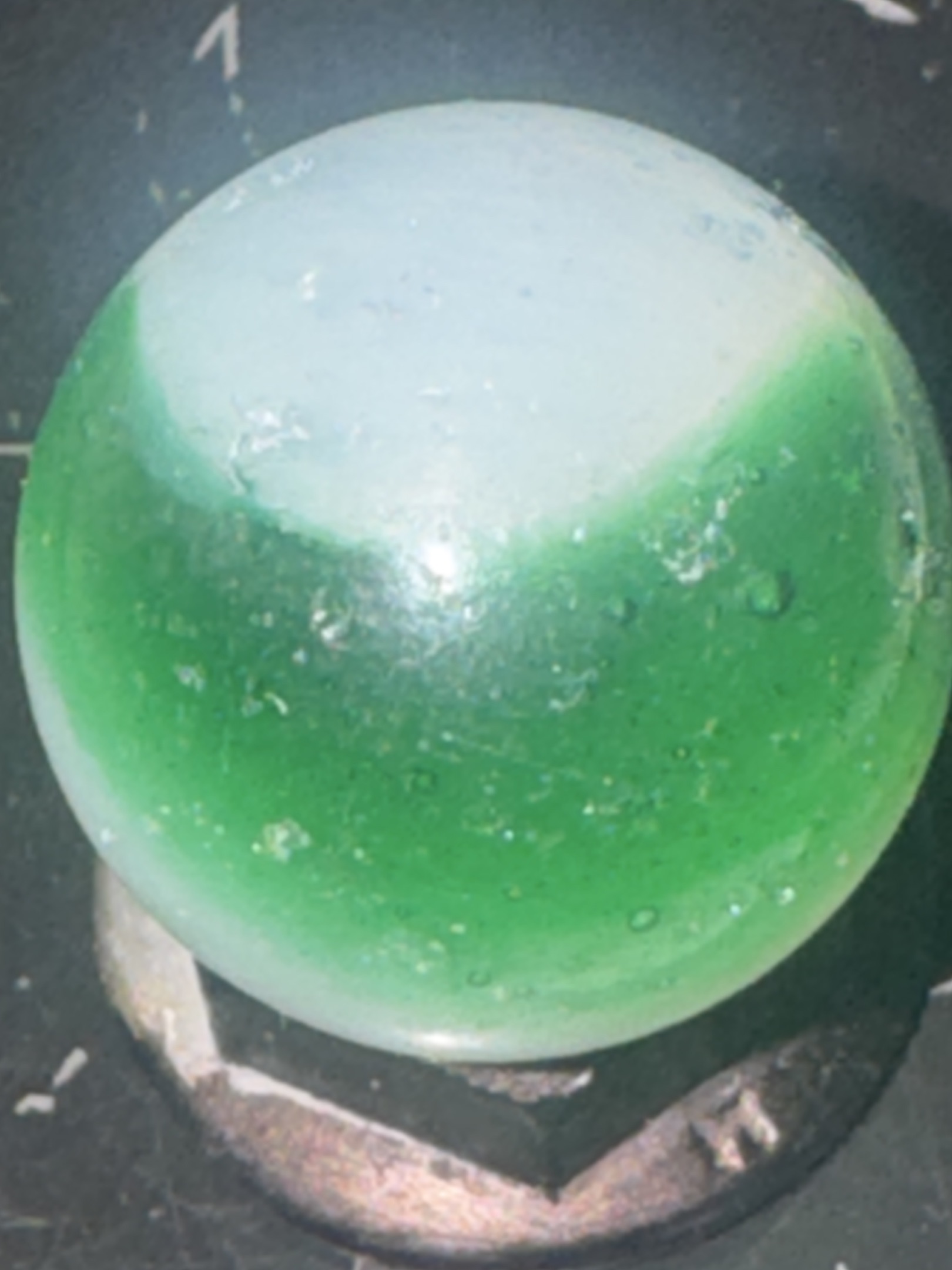 Green and White Patch by Vitro Agate, identification view