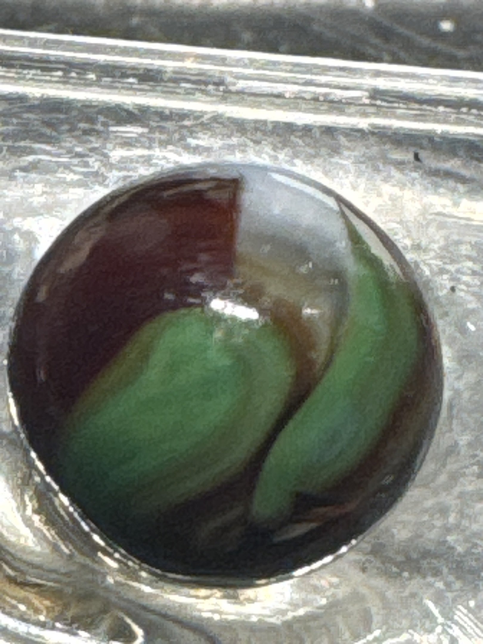 Lime Green Oxblood by Akro Agate Company, identification view