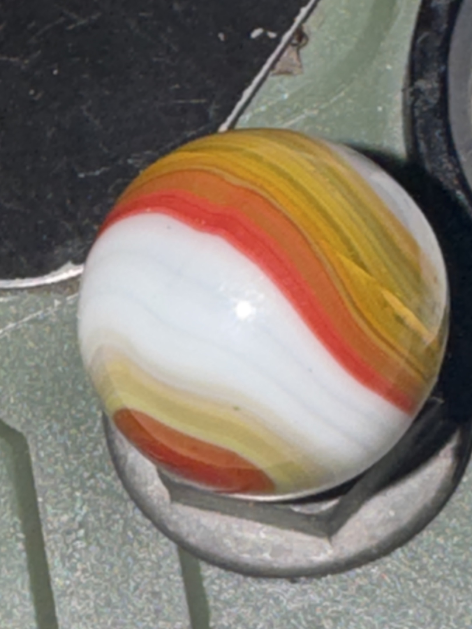 Egg Yolk Special by Akro Agate, identification view