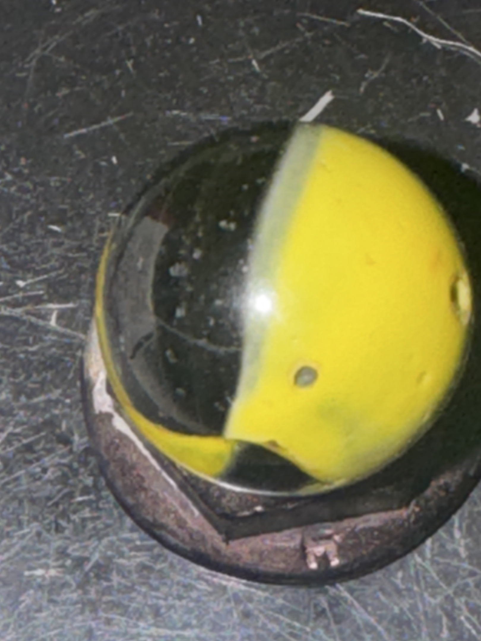 Bumblebee by Akro Agate, identification view
